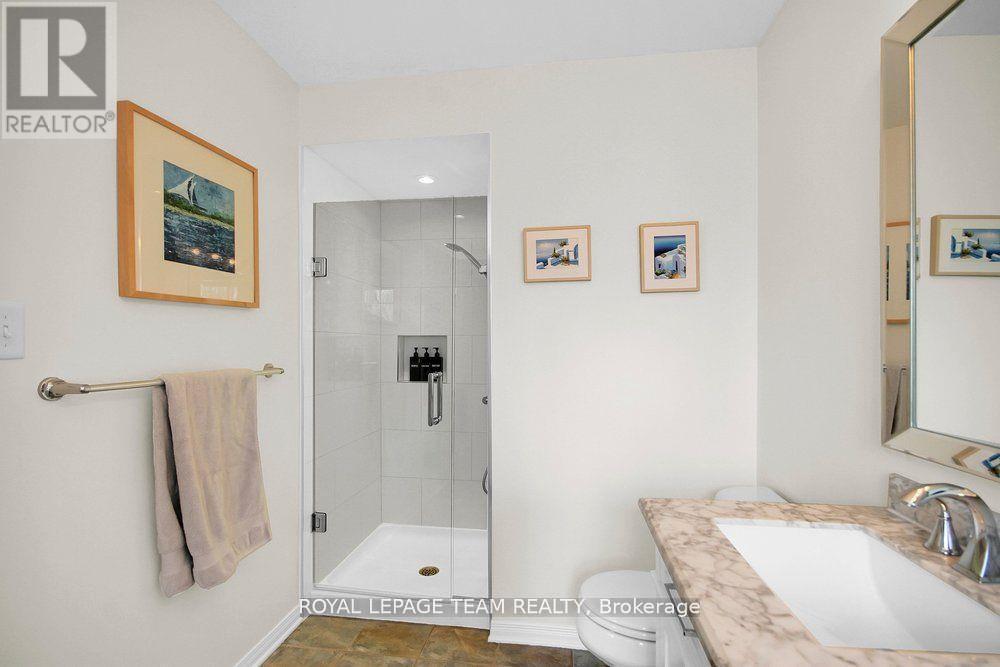 19 Fieldberry Private