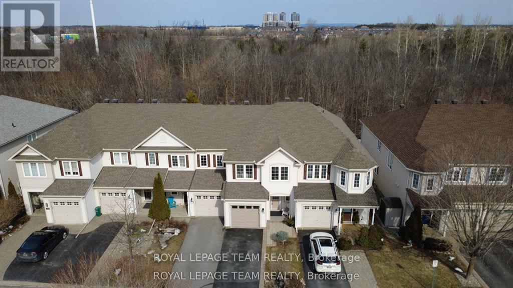 19 Fieldberry Private