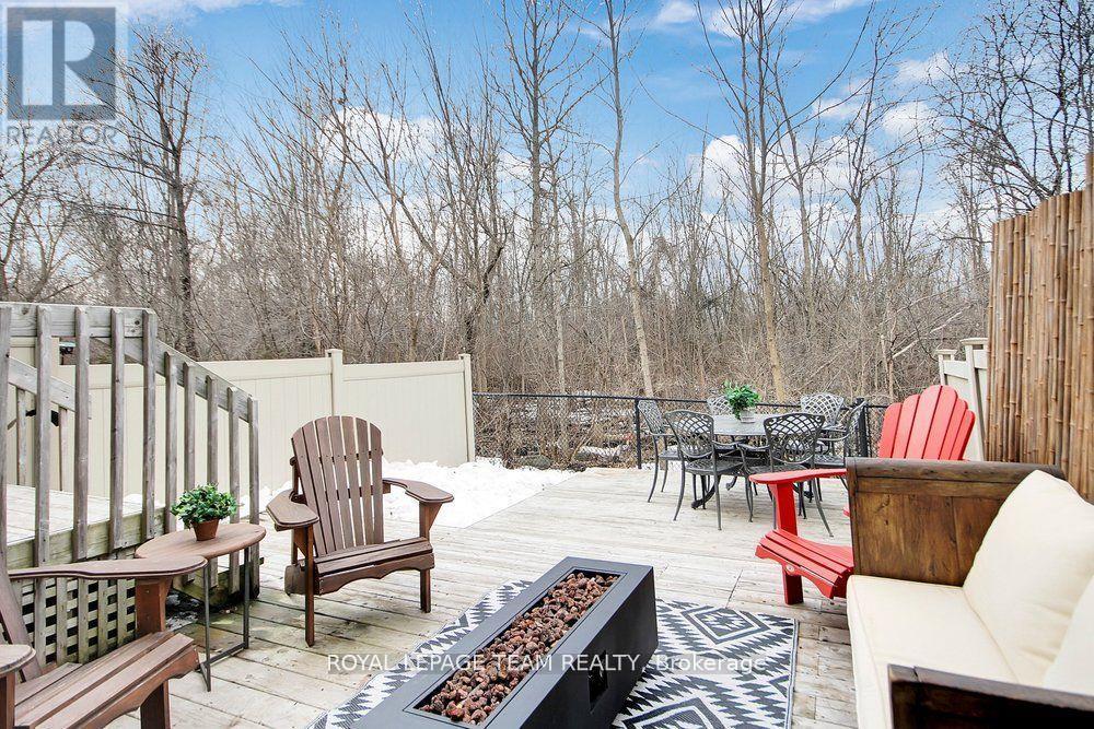 19 Fieldberry Private