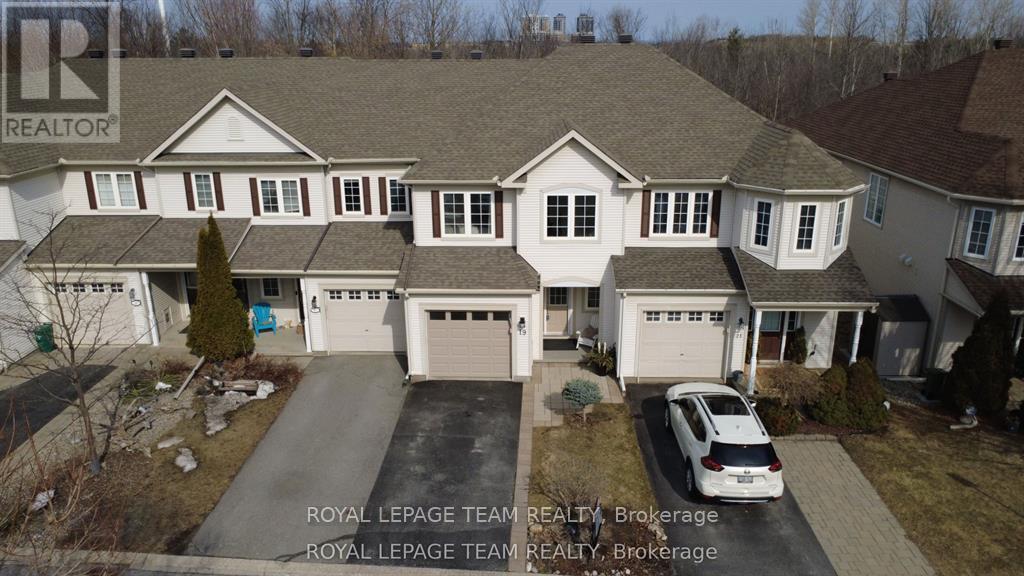 19 Fieldberry Private