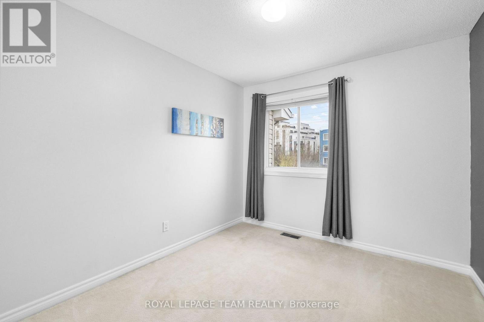 189 Gray Crescent