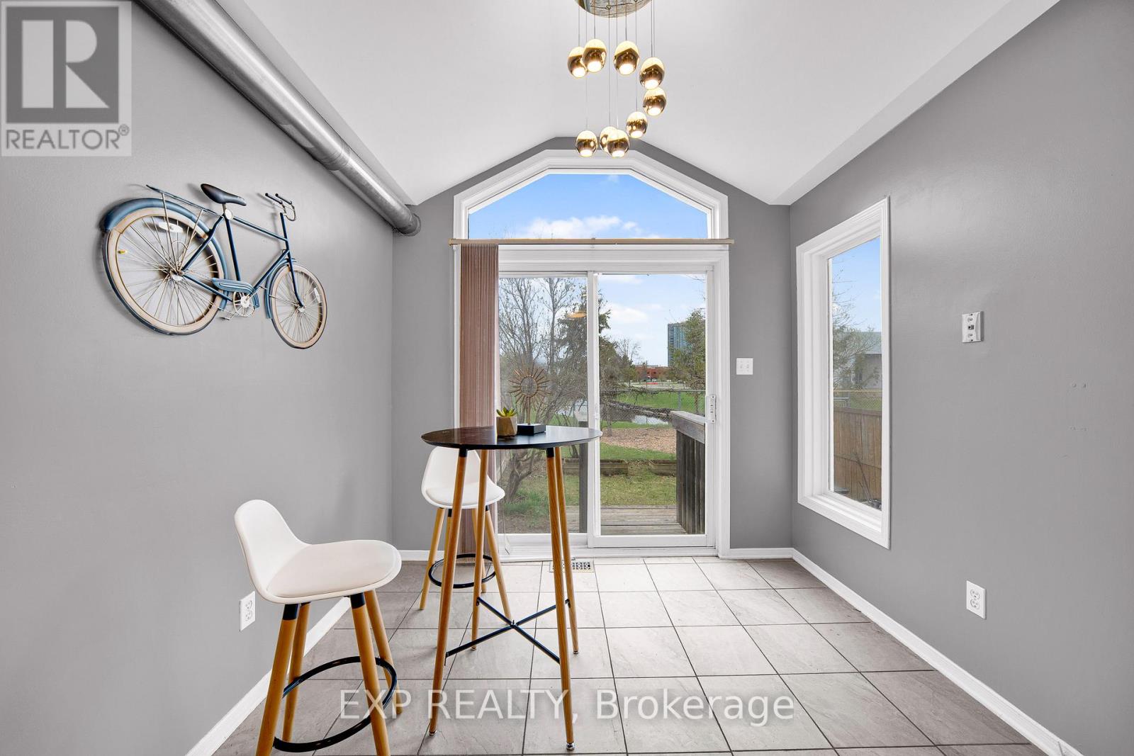 66 Kimbolton Crescent