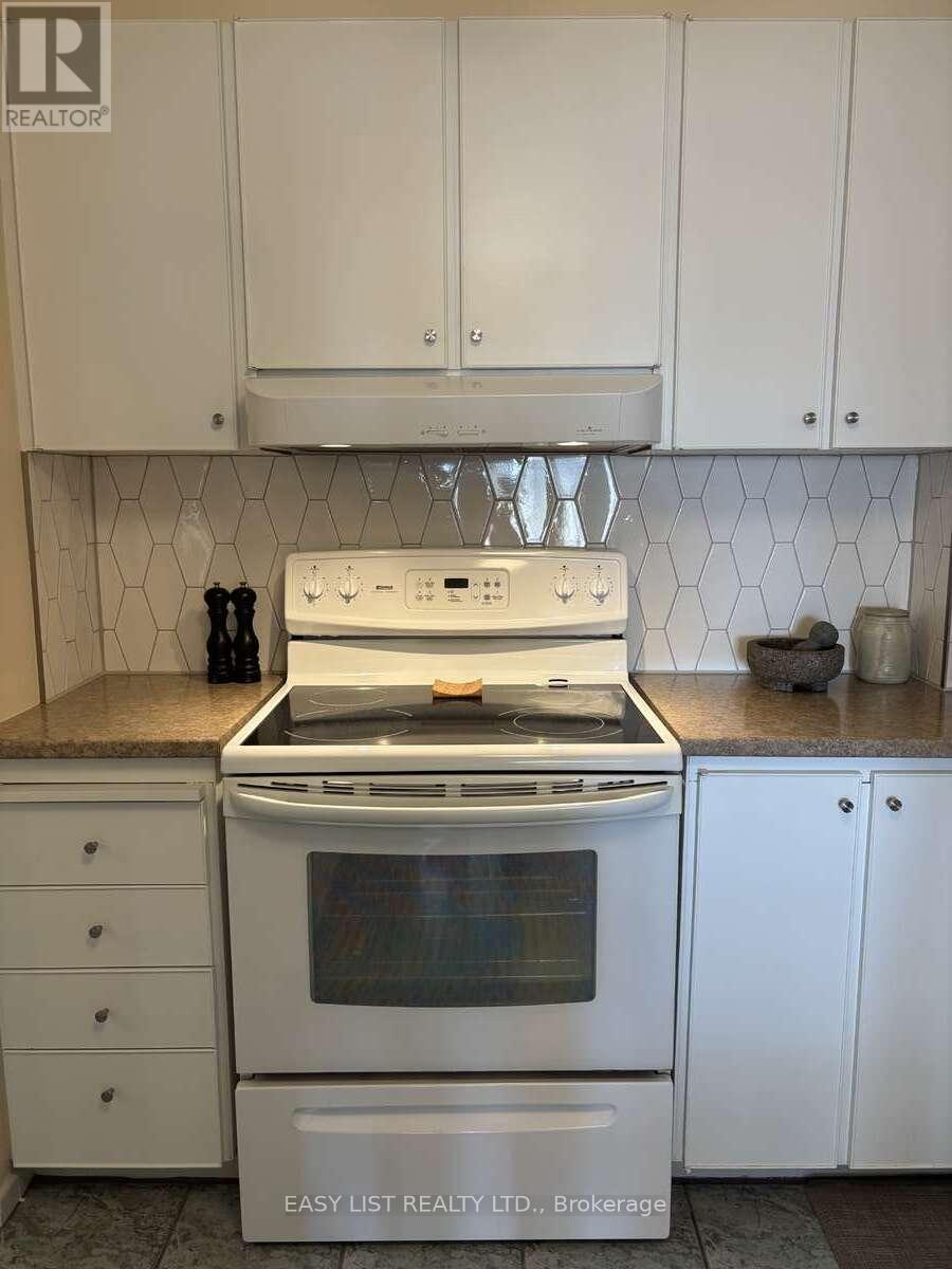 2005 - 415 Greenview Avenue
