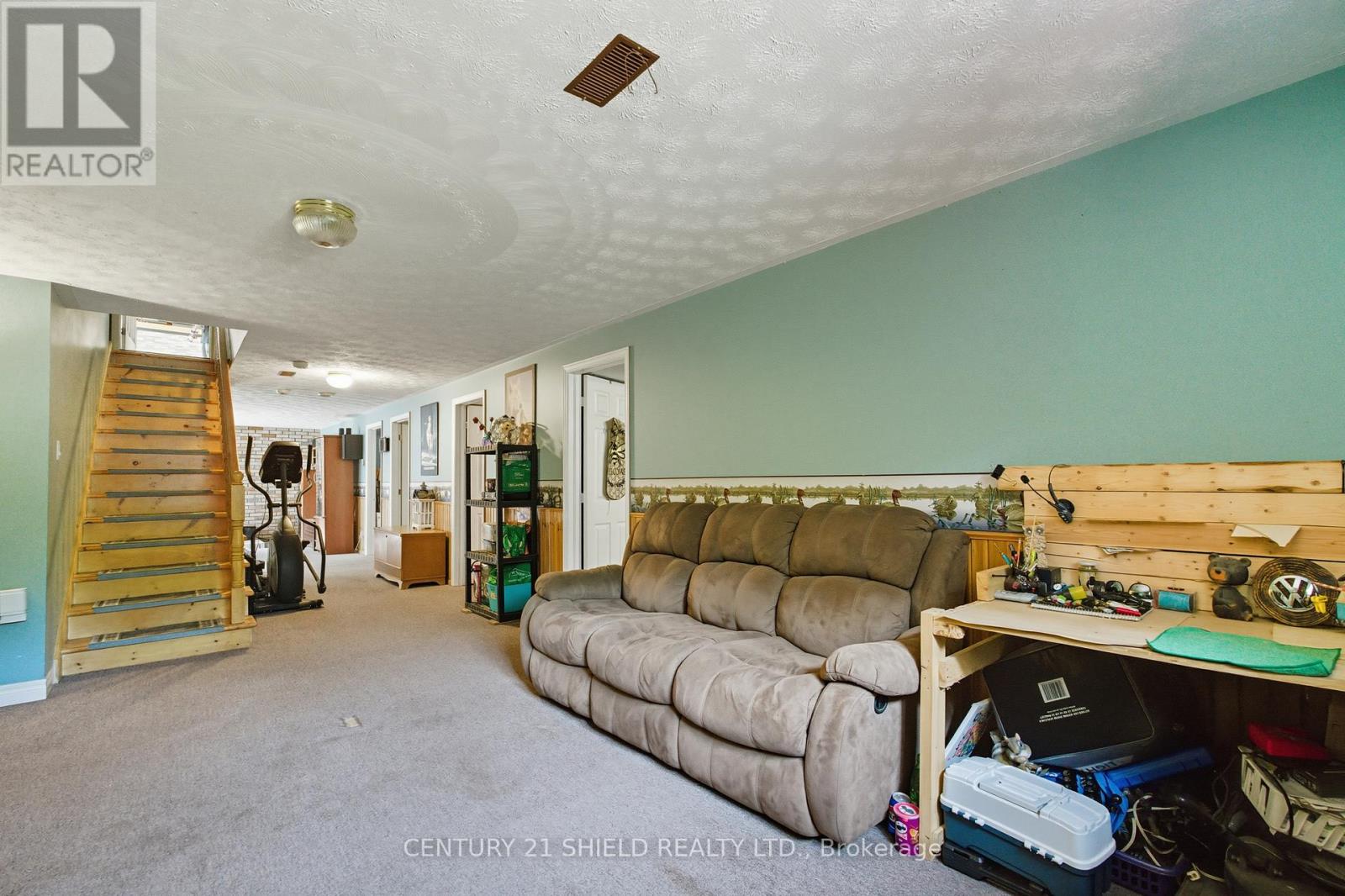4555 Glen Roy Road