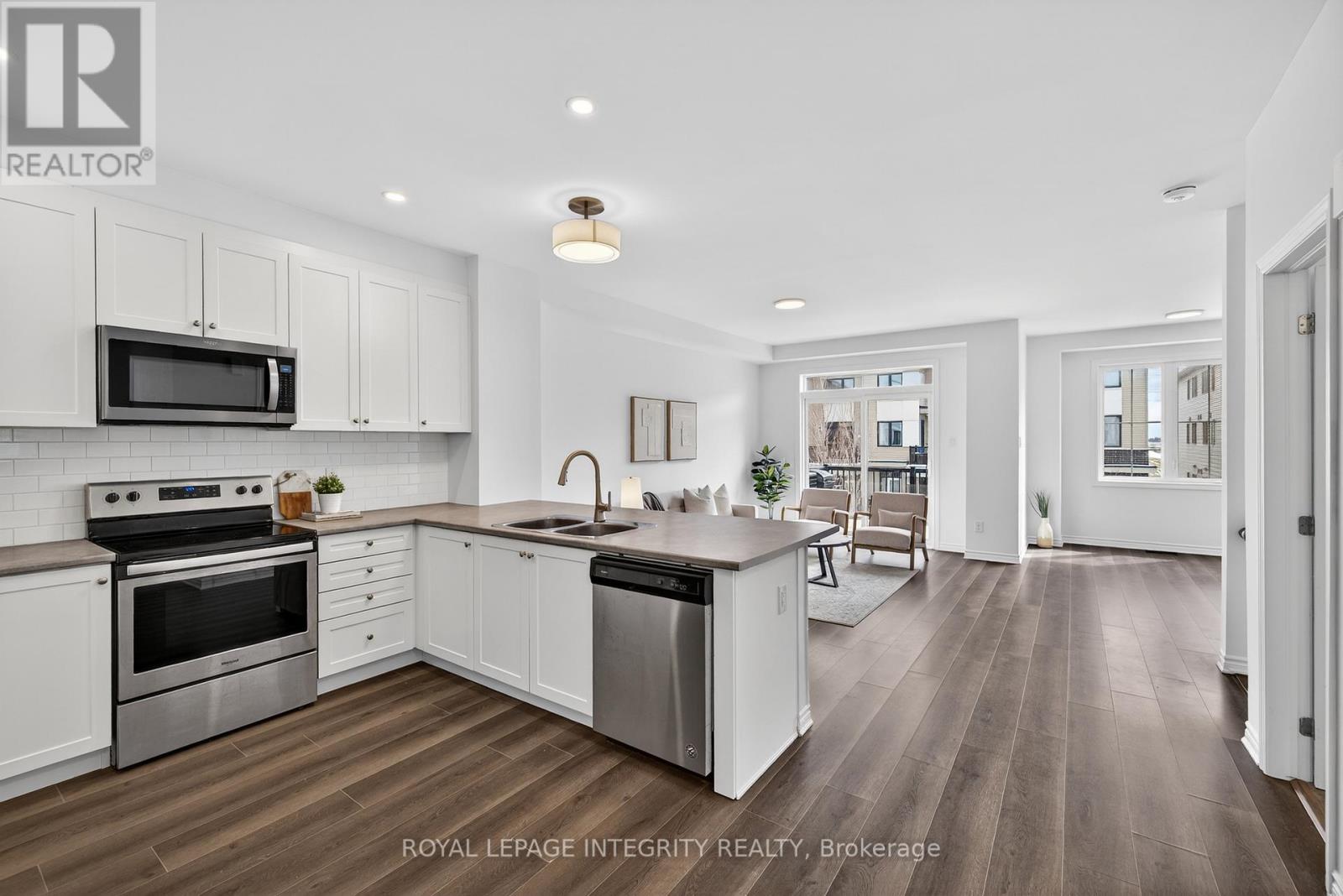 21 Caspian Row