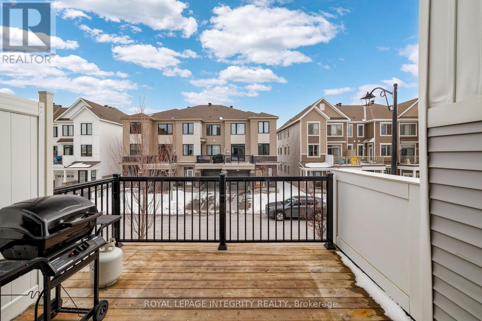 21 Caspian Row