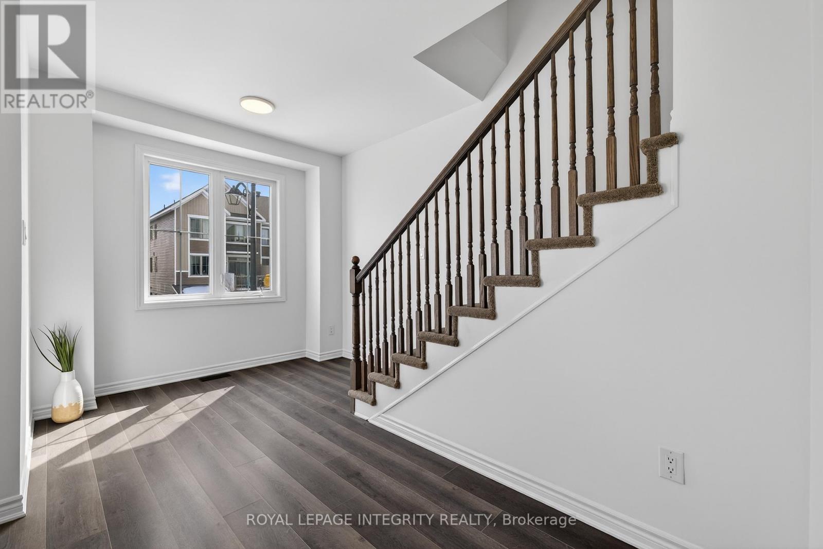 21 Caspian Row