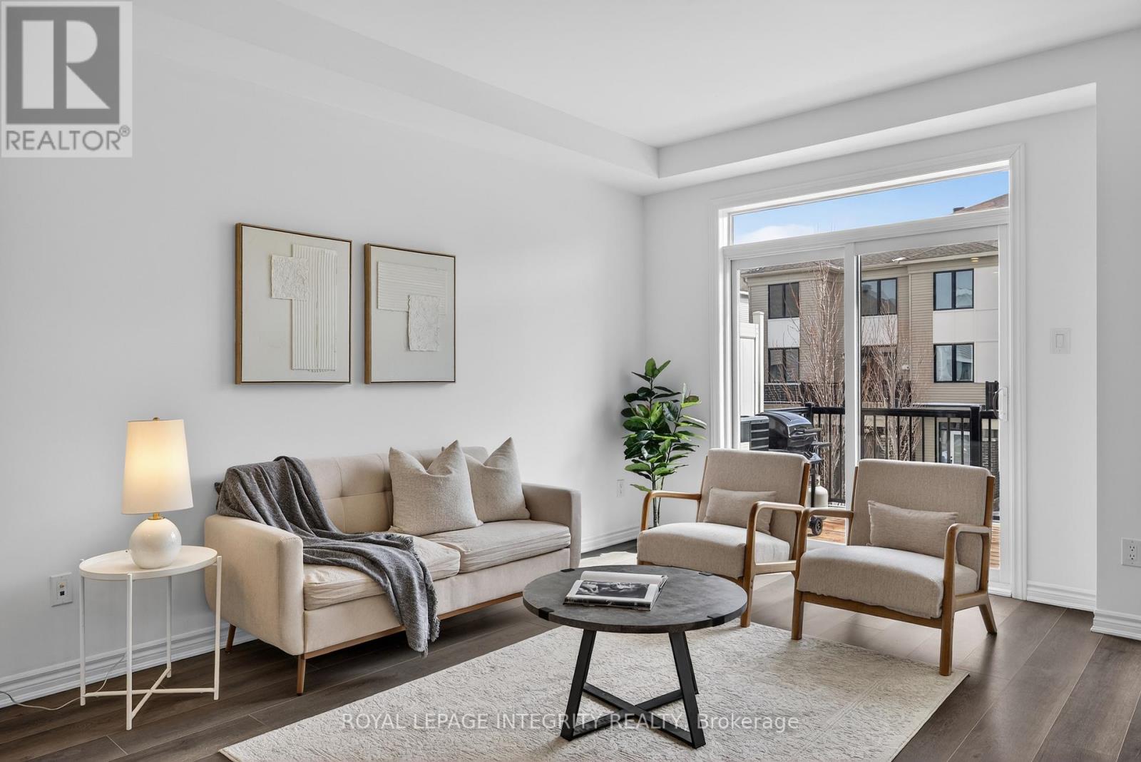 21 Caspian Row