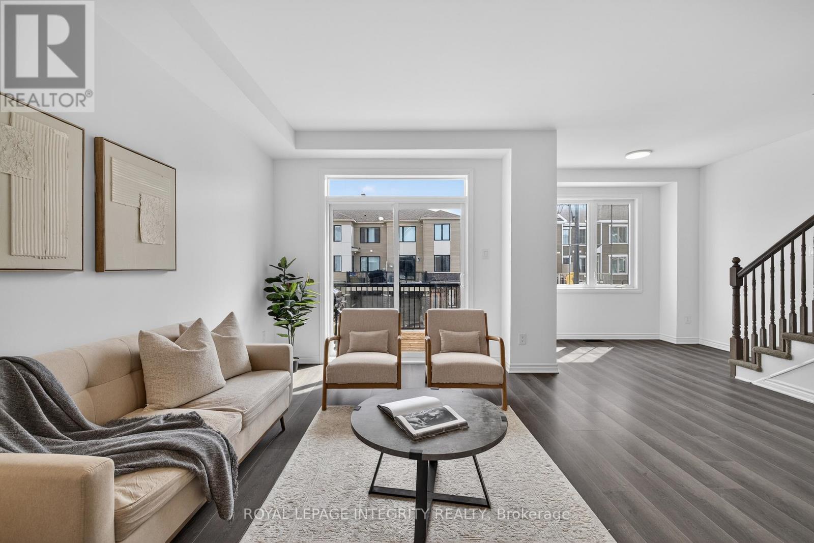 21 Caspian Row