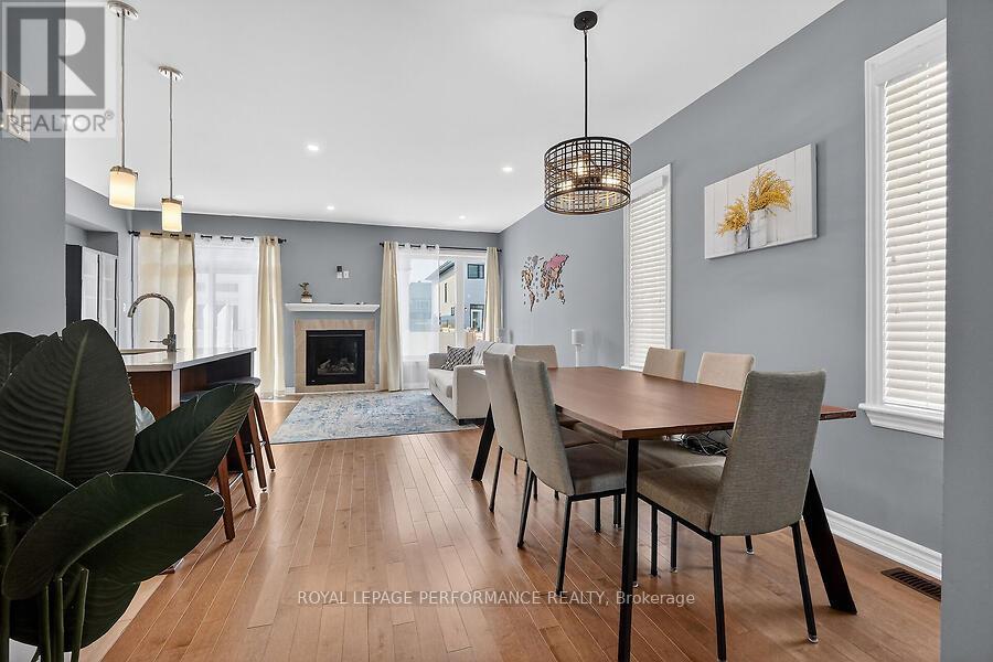 790 Cairn Cres Crescent E