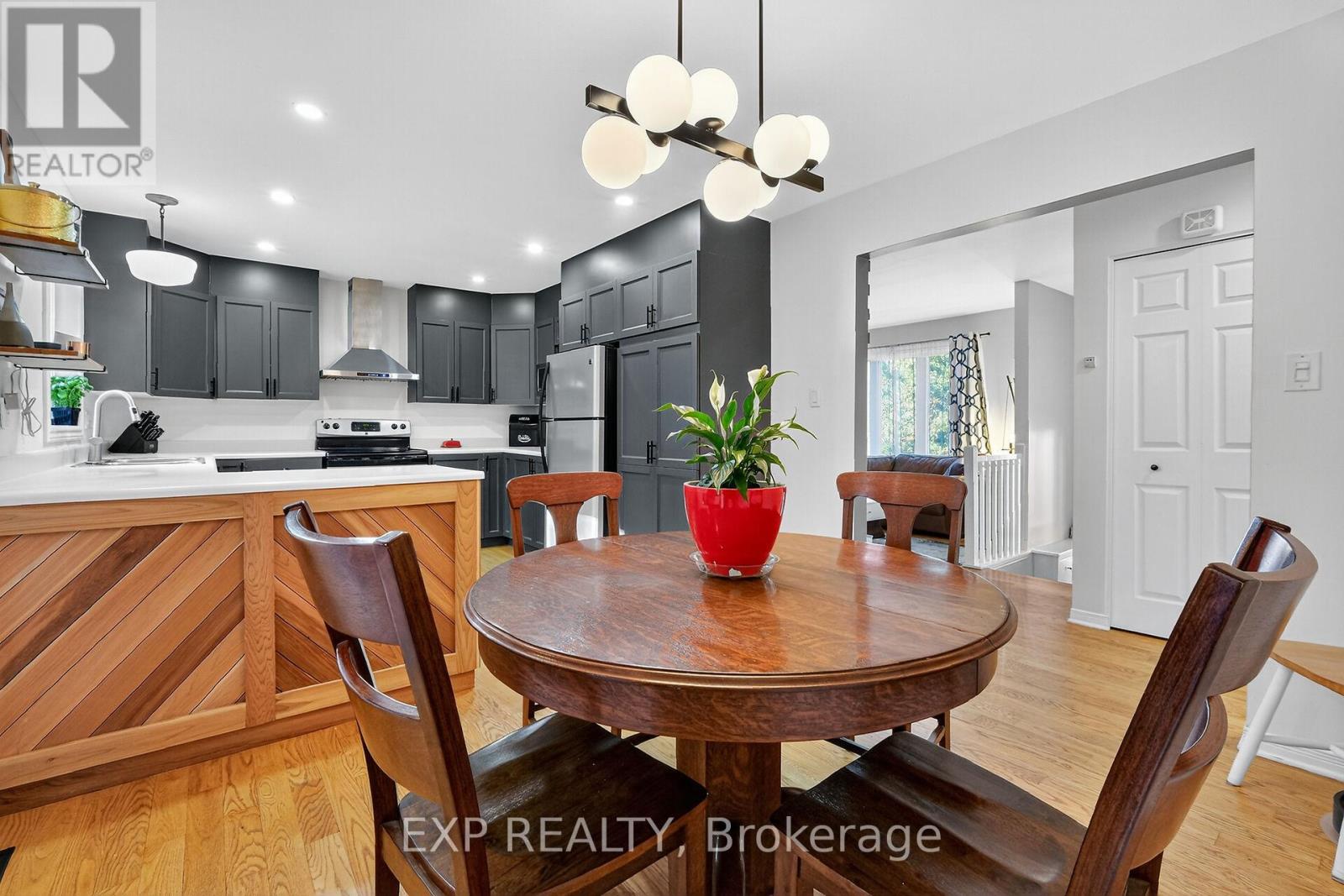 544 Loucks Drive
