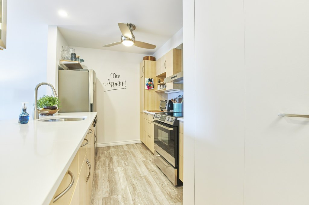 214 Viewmount Drive, Unit 417