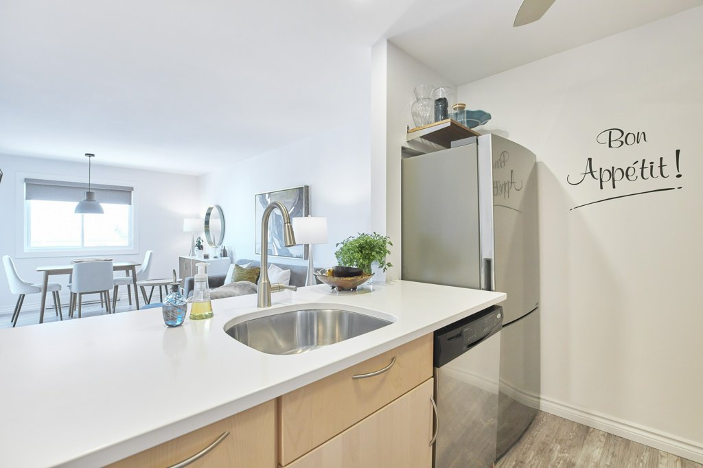 214 Viewmount Drive, Unit 417