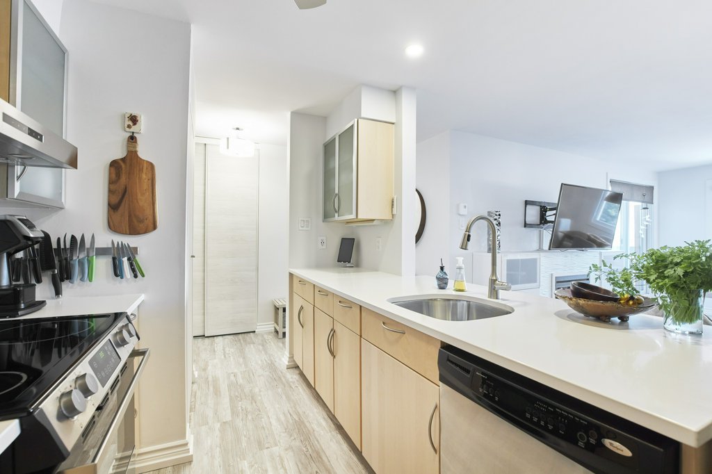 214 Viewmount Drive, Unit 417