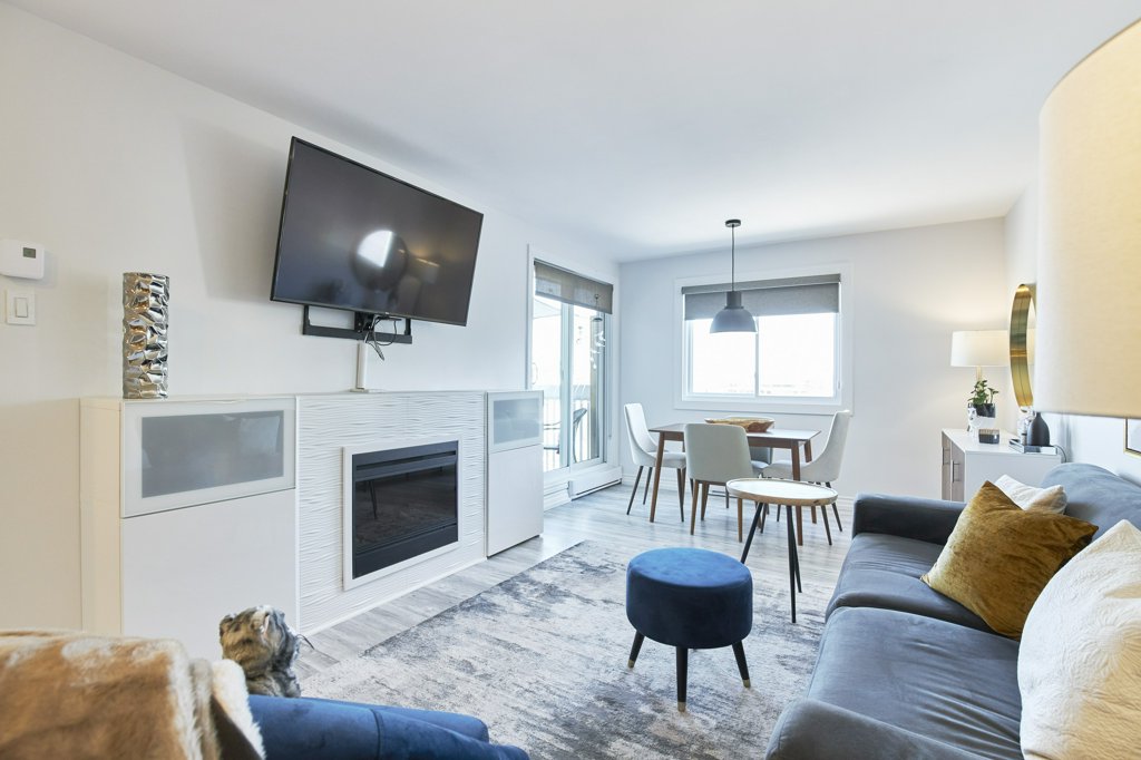 214 Viewmount Drive, Unit 417