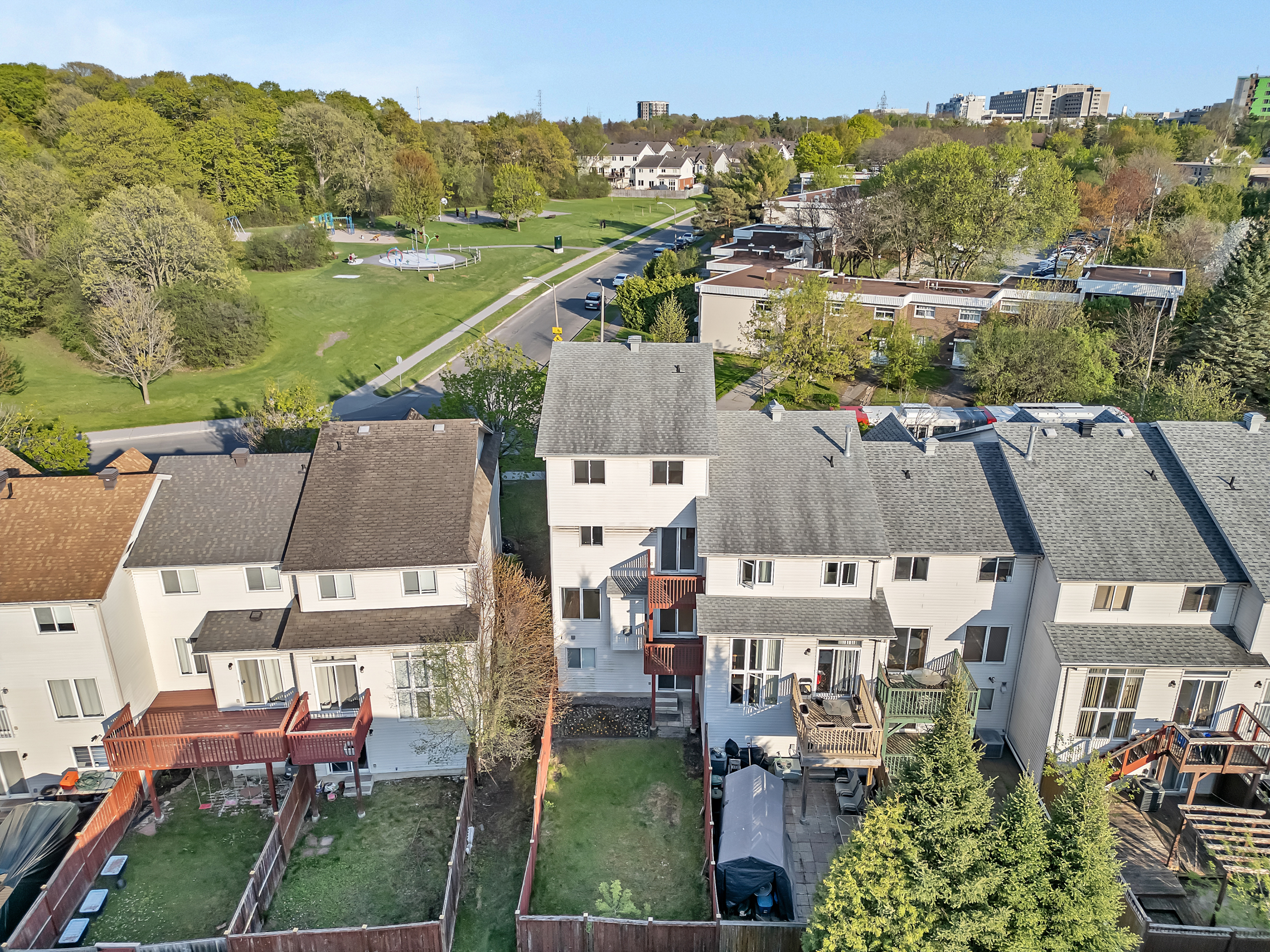 573 Neighbourhood Way