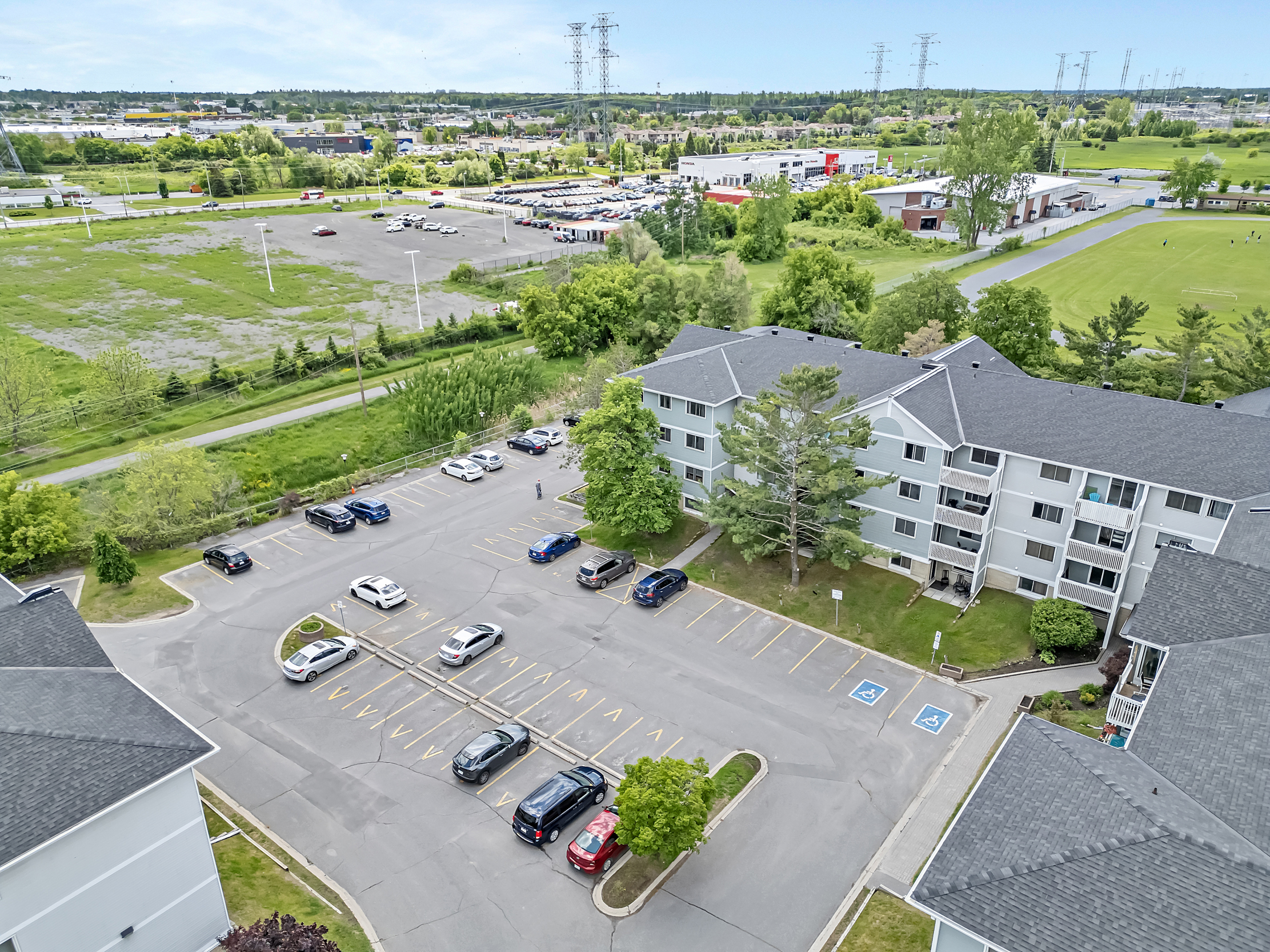 214 Viewmount Drive, Unit 417