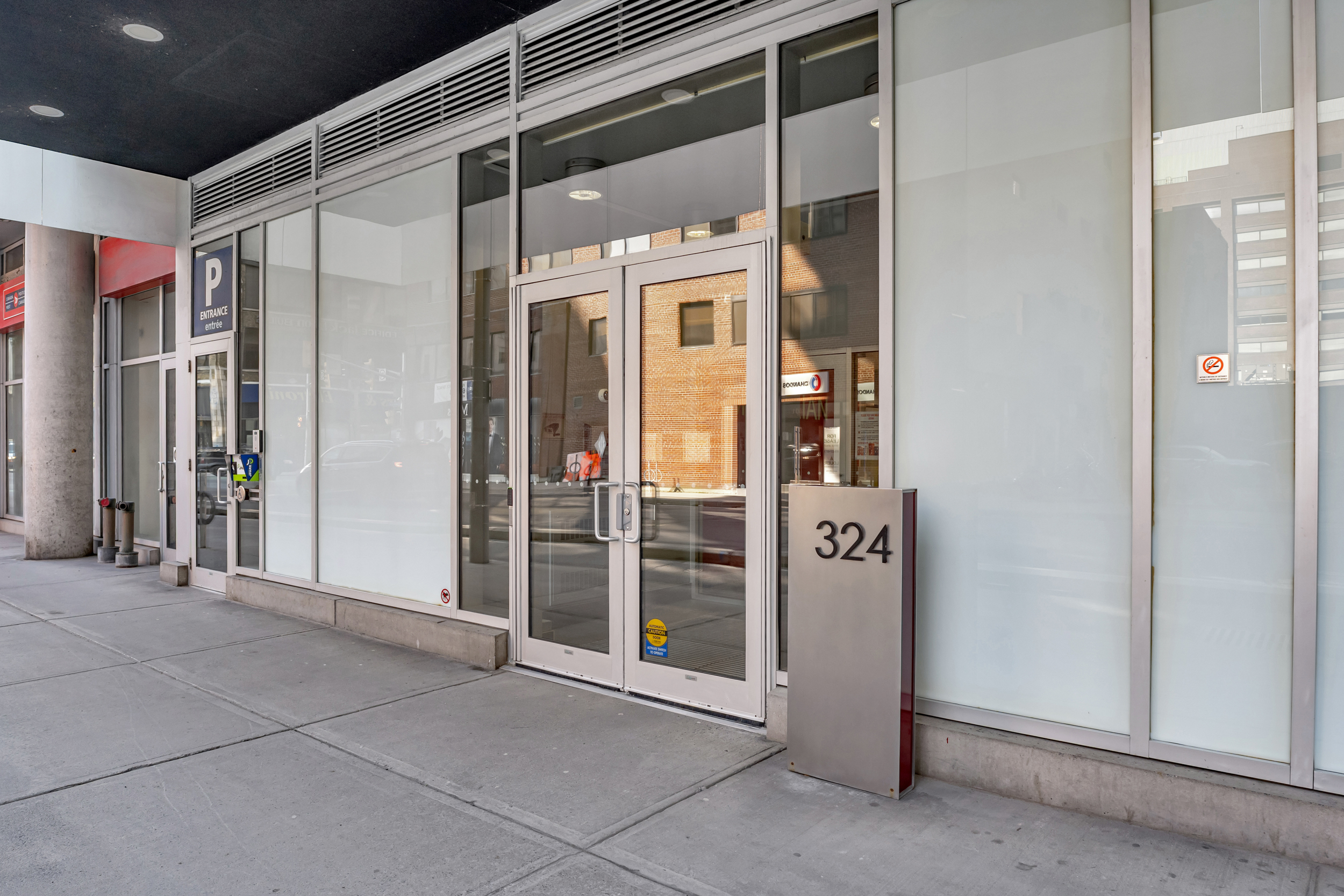 324 Laurier Avenue West, Unit 704