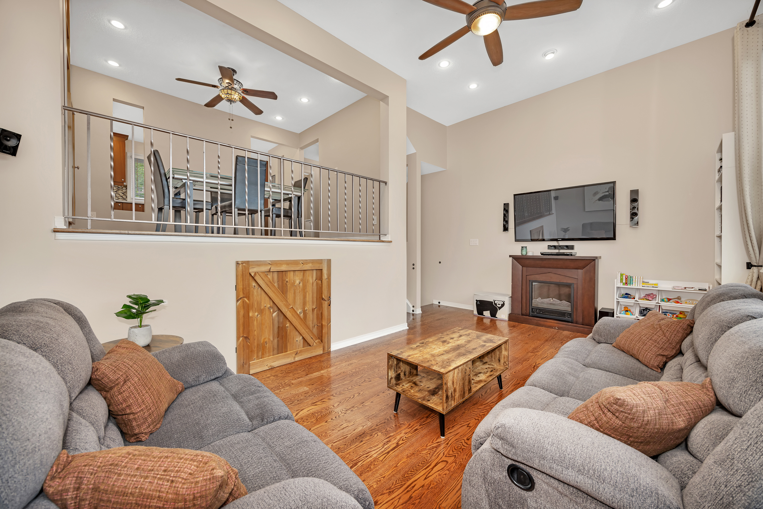 2425 Southvale Crescent
