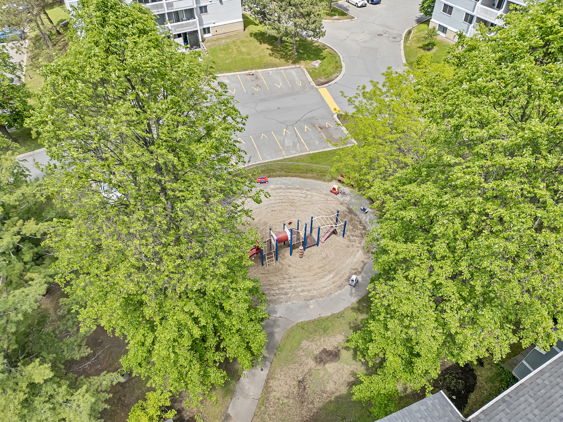 214 Viewmount Drive, Unit 417