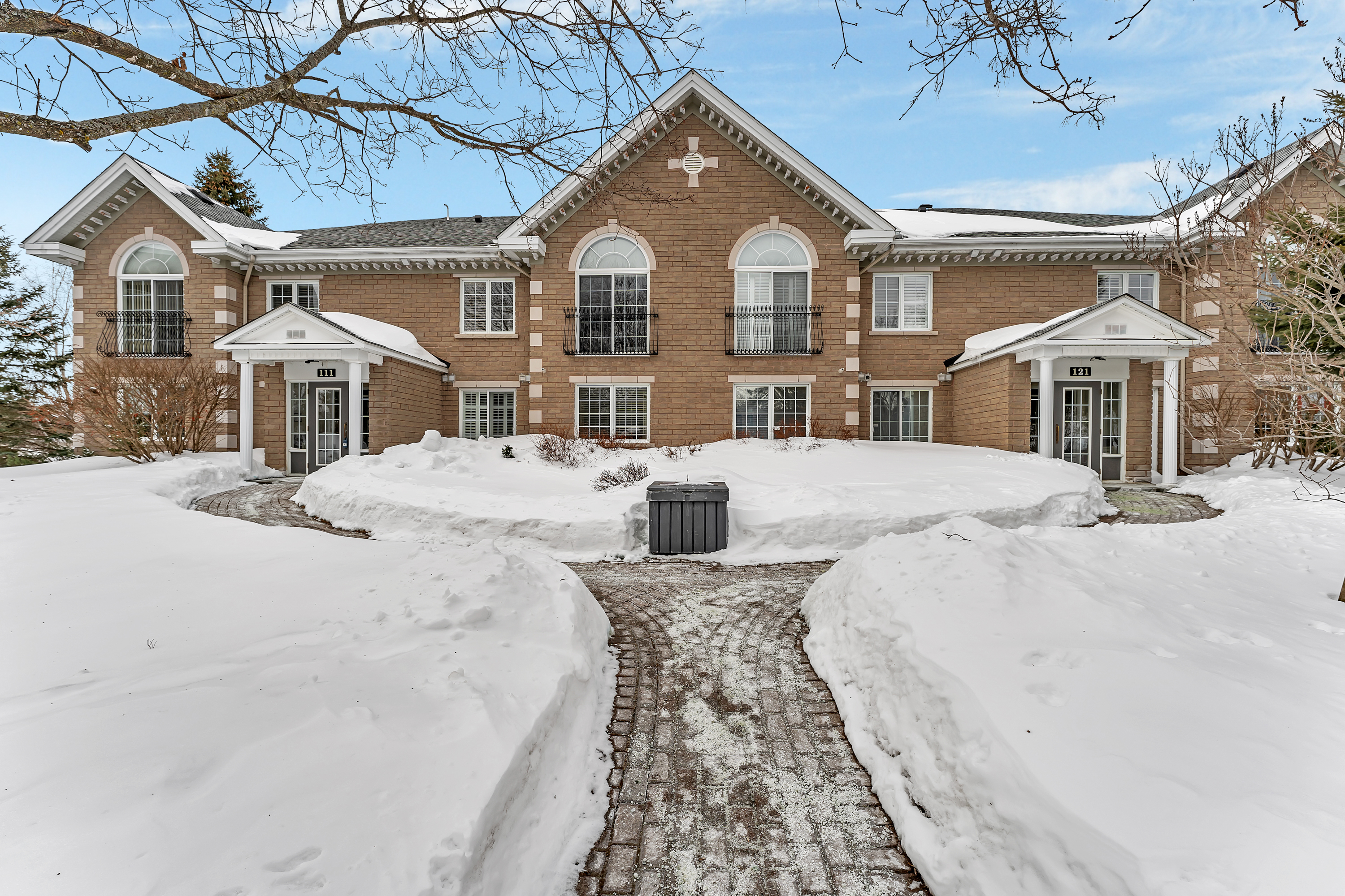 111 Robson Court, Unit 1B