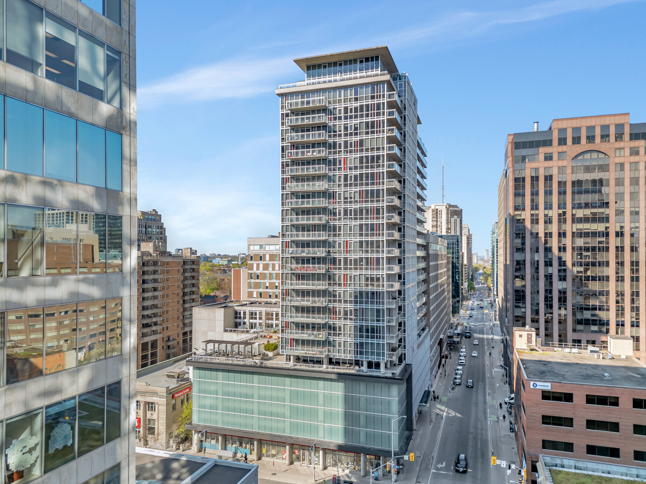 324 Laurier Avenue West, Unit 704
