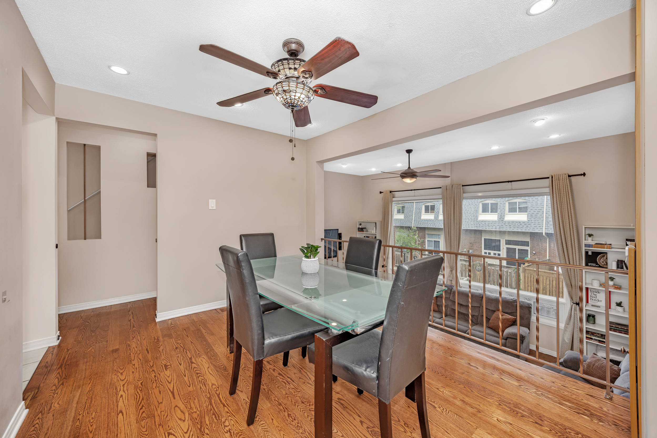 2425 Southvale Crescent