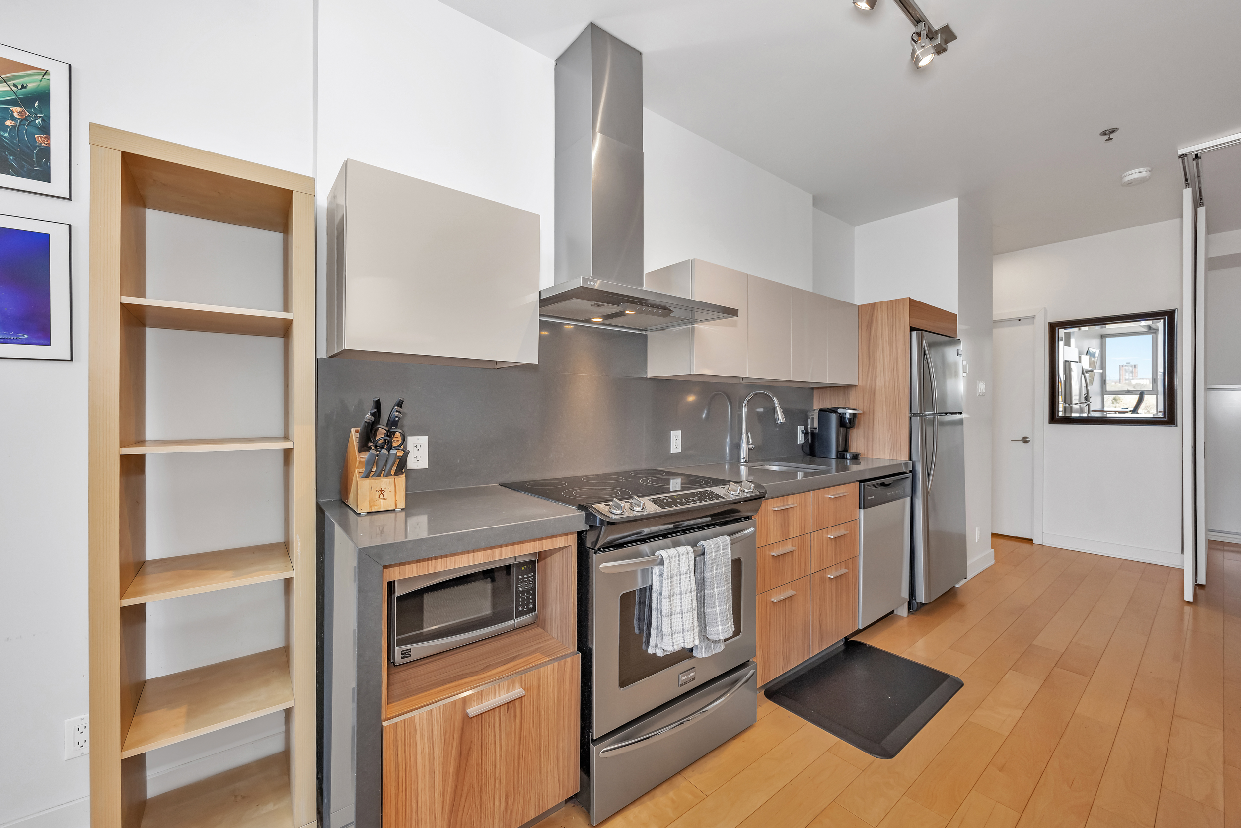 360 Mcleod Street, Unit 706