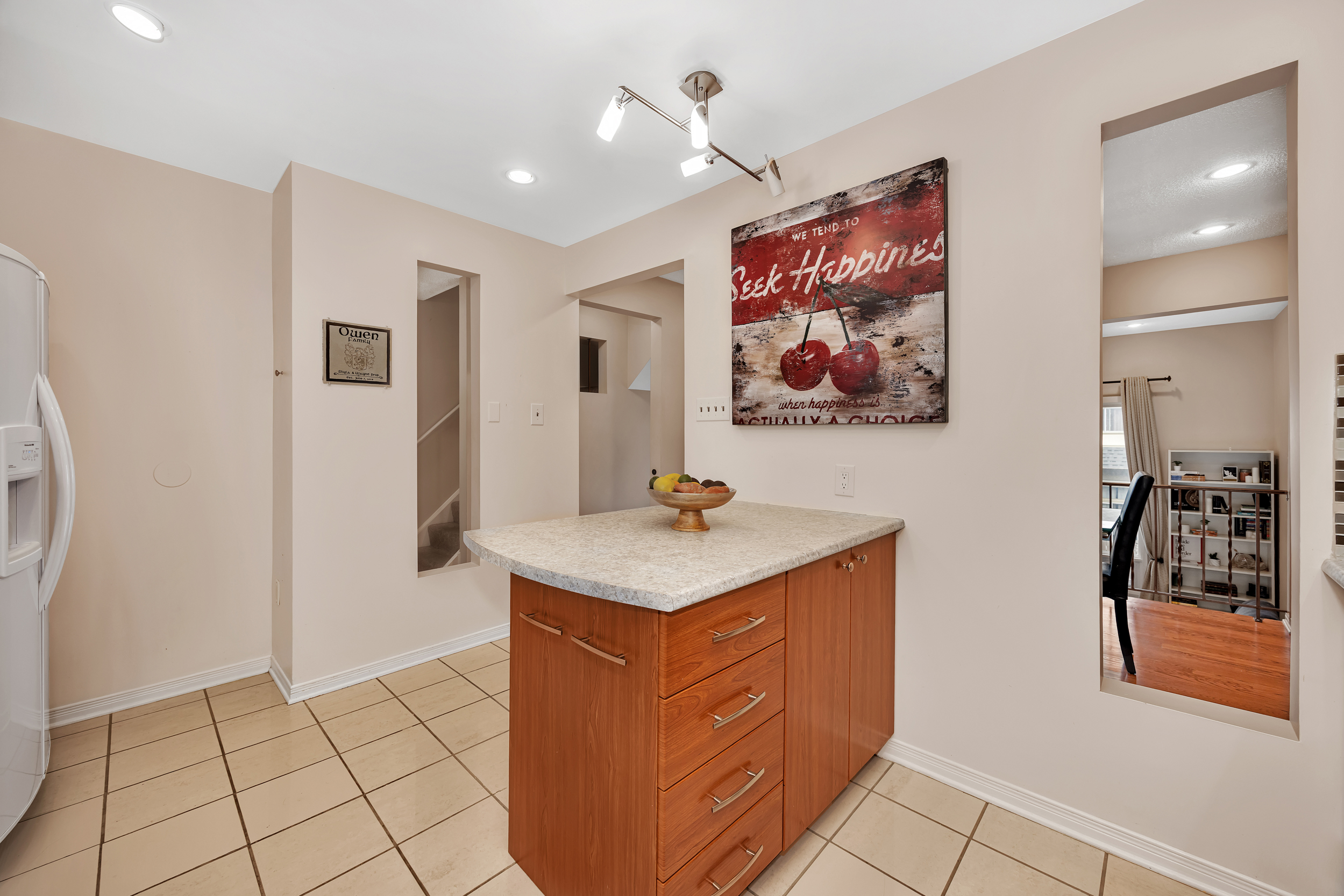 2425 Southvale Crescent