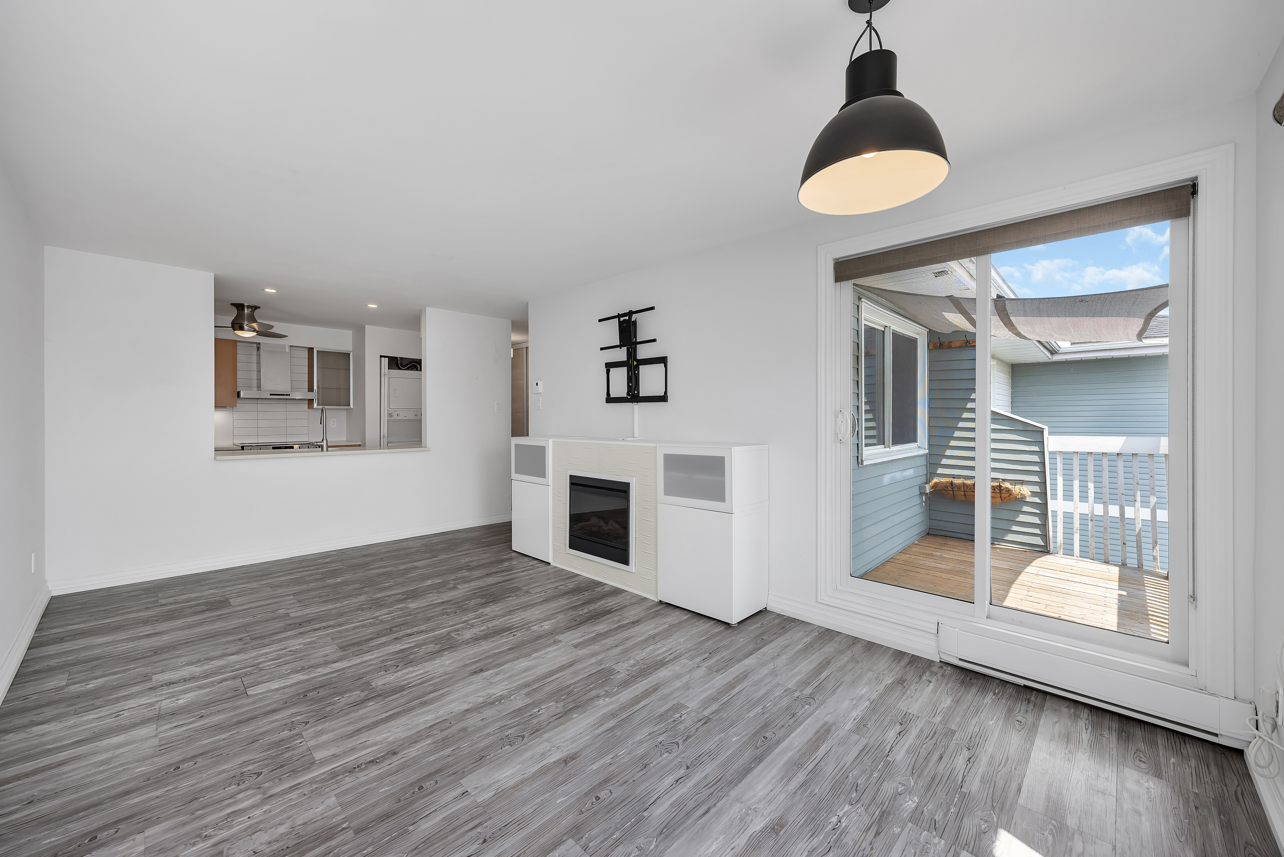 214 Viewmount Drive, Unit 417