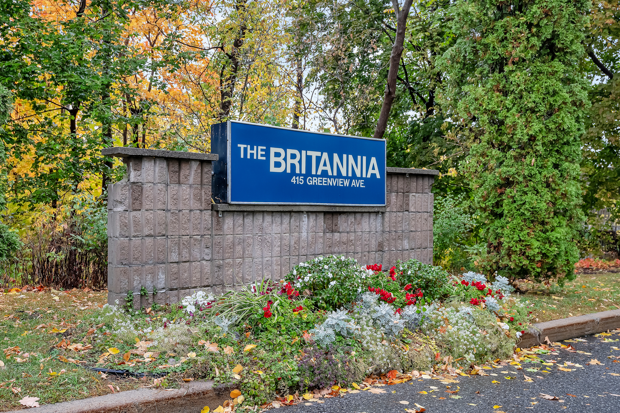 415 Greenview Avenue, Unit 106