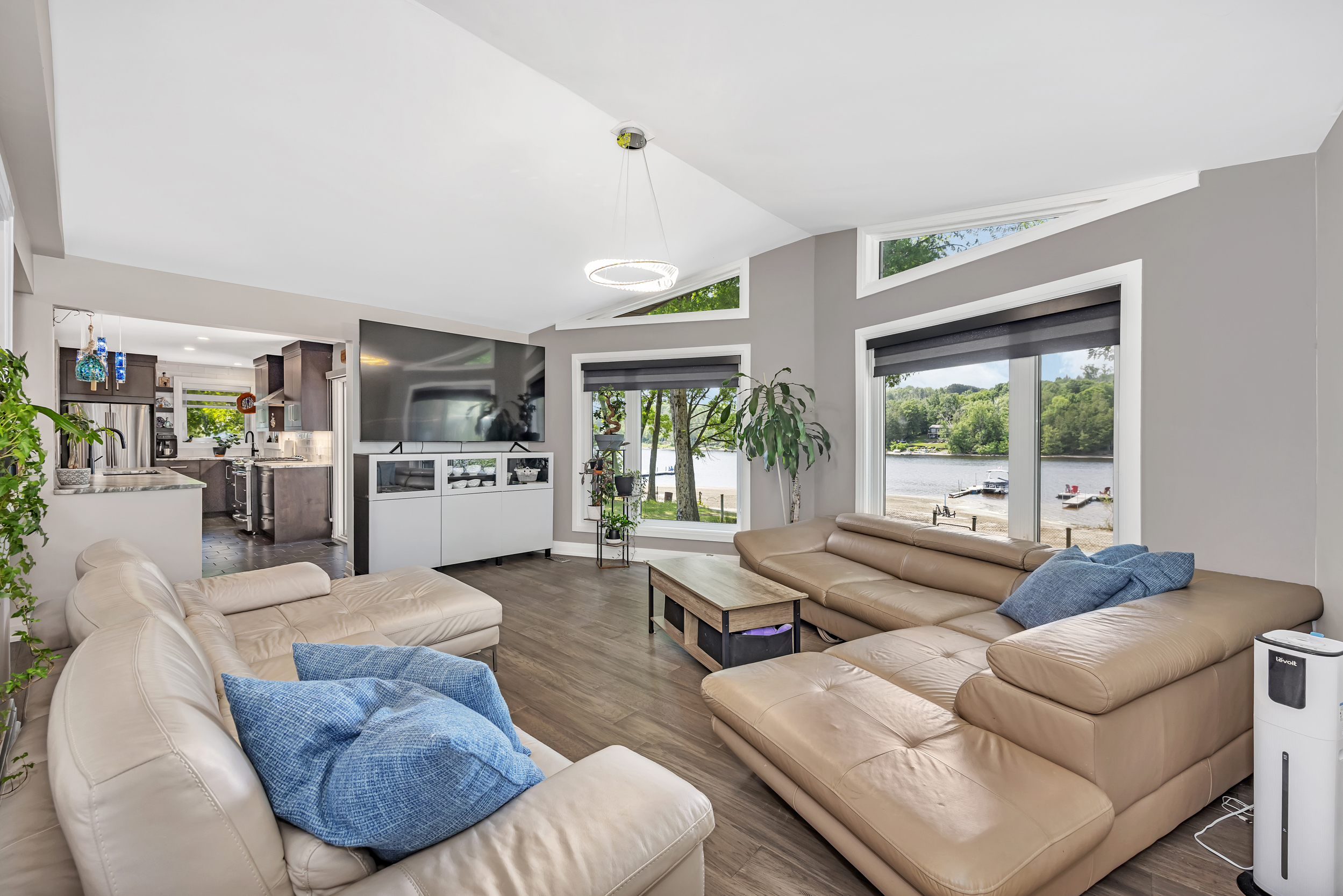 1034 Bayview Drive