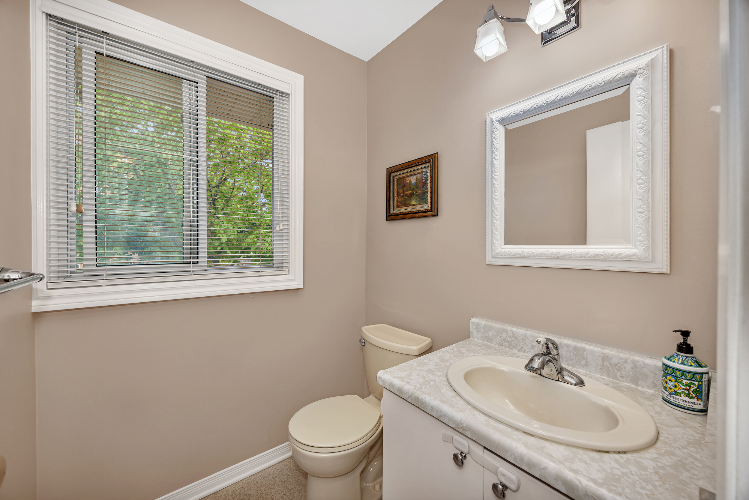 2425 Southvale Crescent