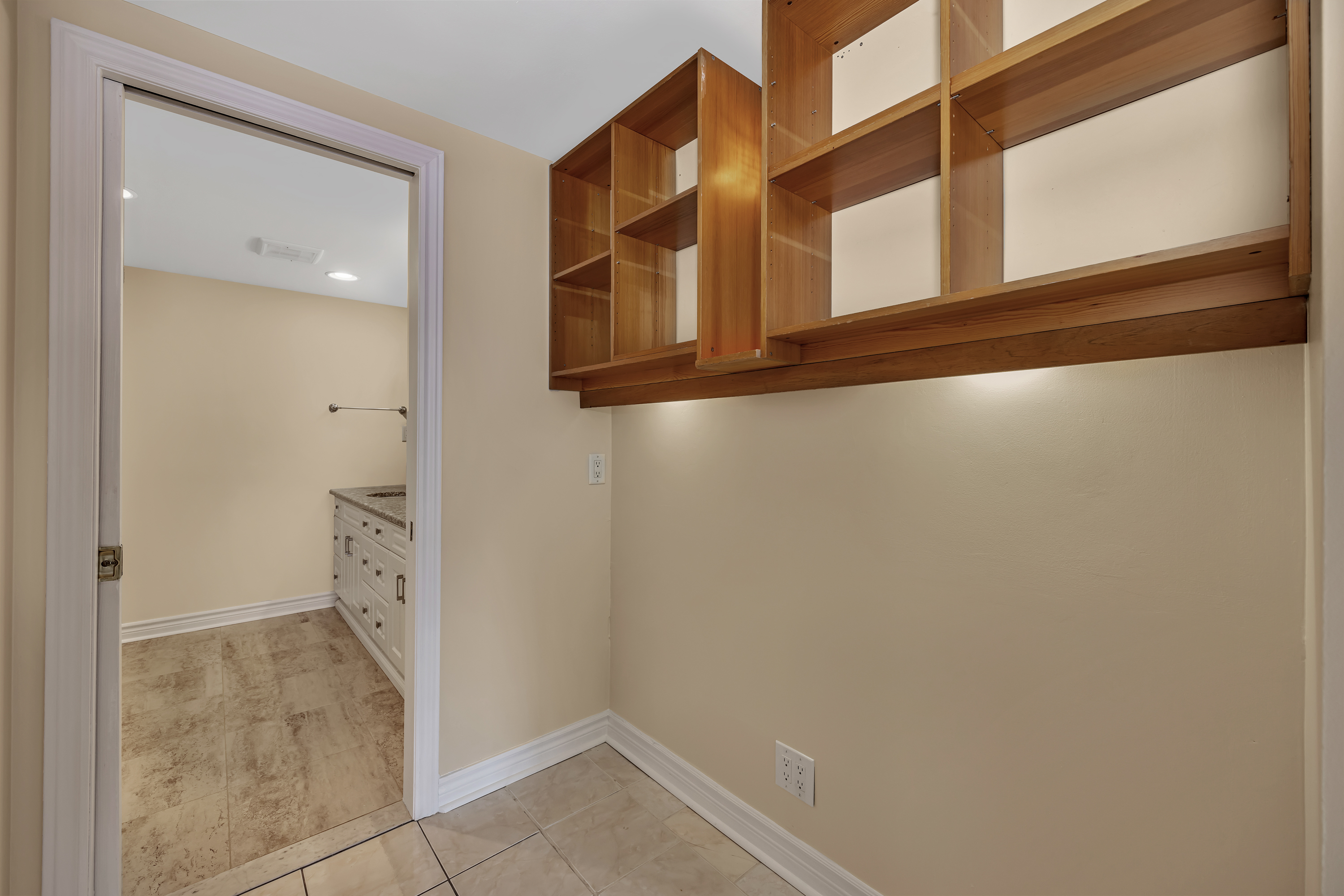 111 Robson Court, Unit 1B