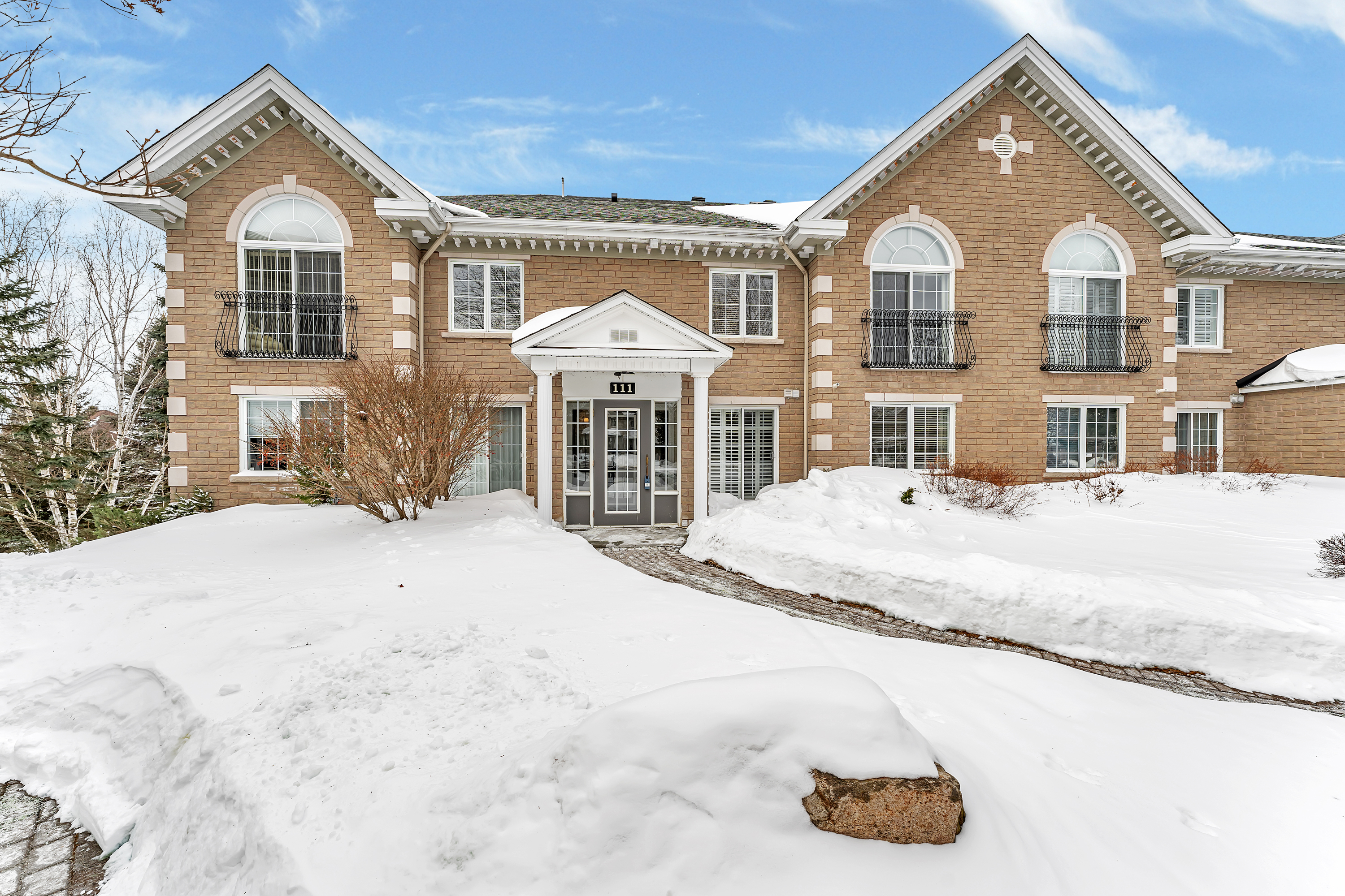 111 Robson Court, Unit 1B