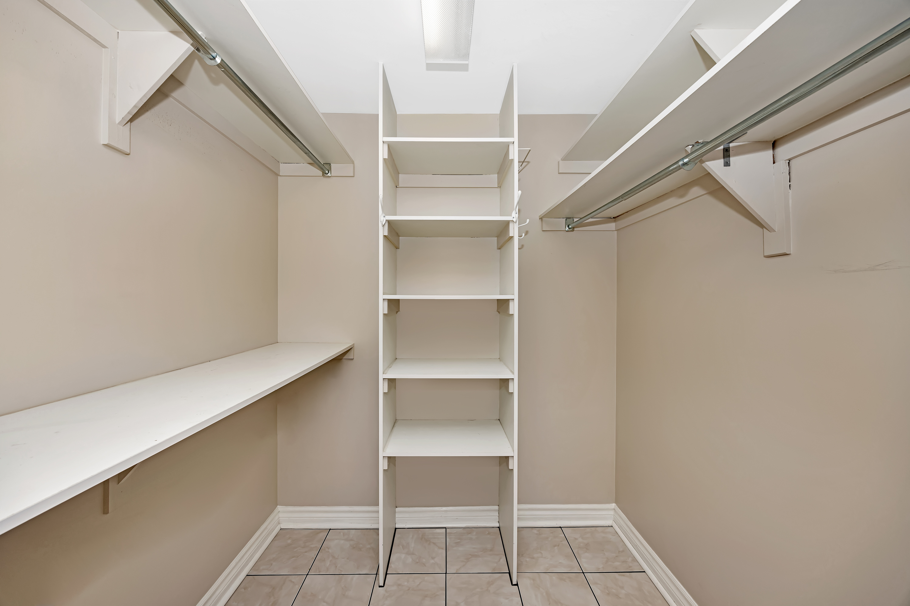 111 Robson Court, Unit 1B