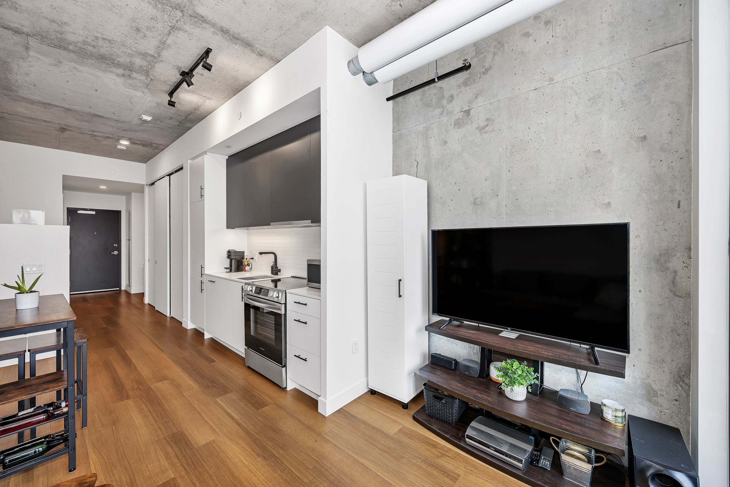 10 James Street, Unit 707