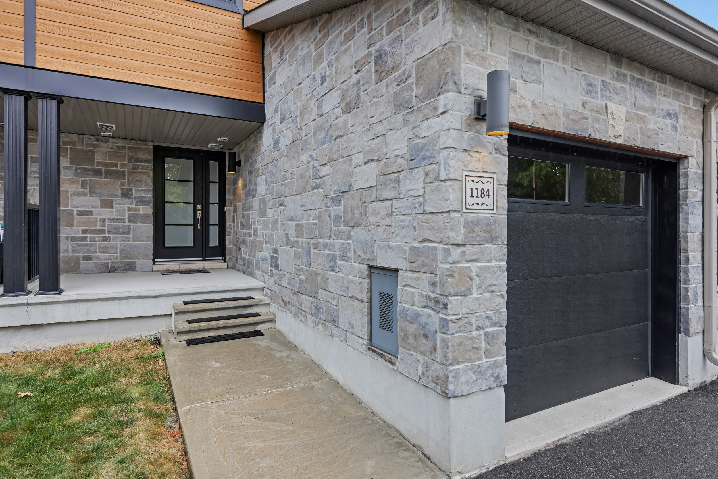 1184 Docteur Corbeil Boulevard