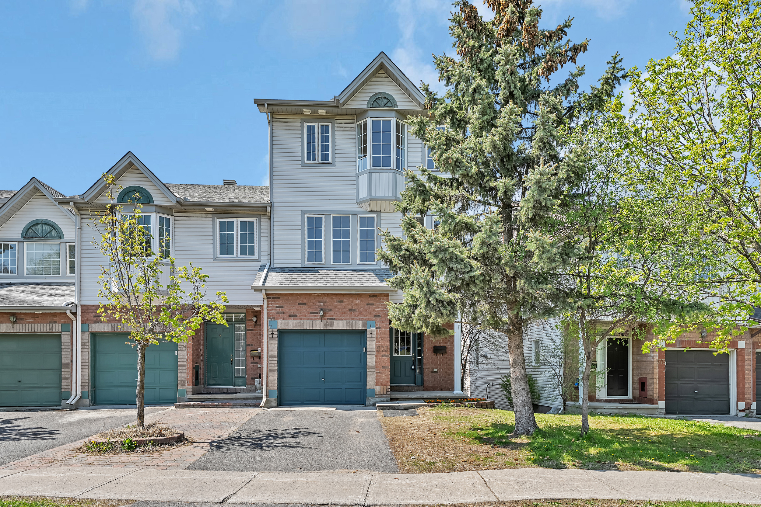 573 Neighbourhood Way