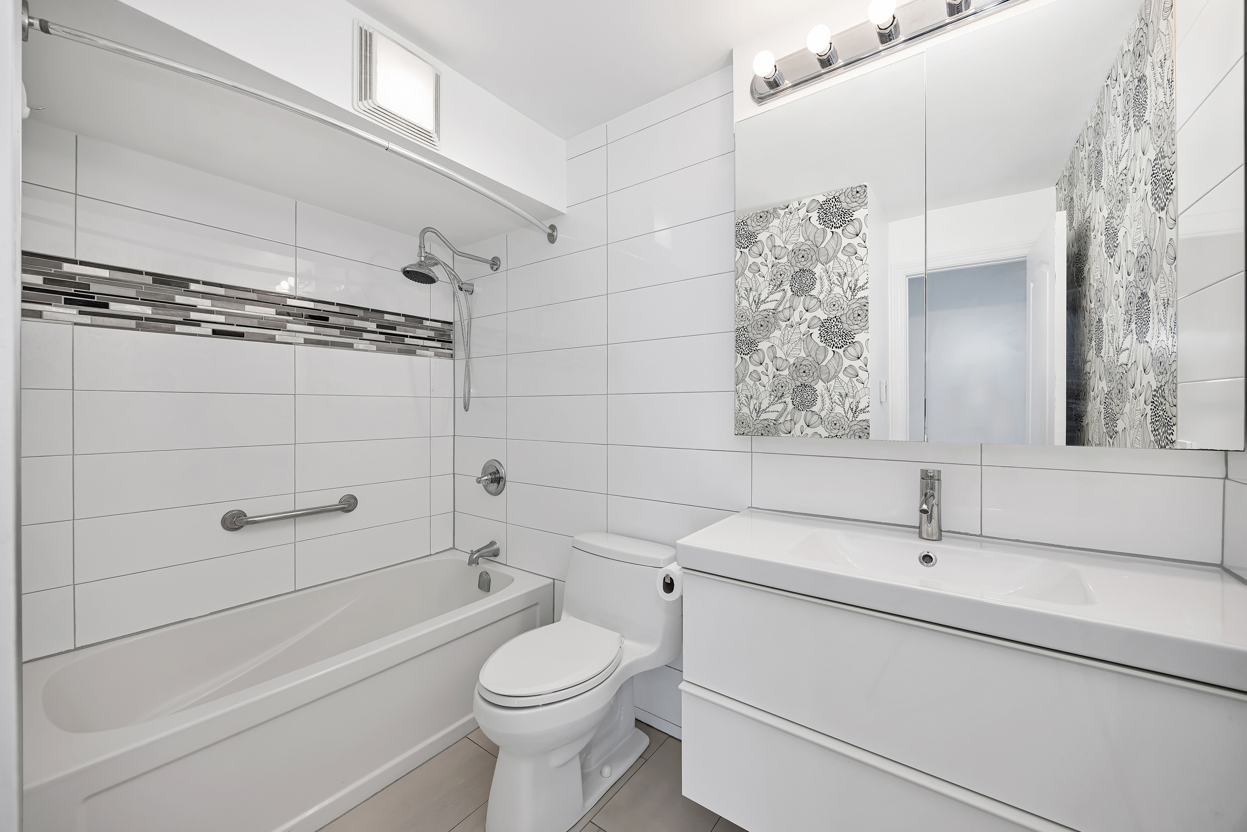 214 Viewmount Drive, Unit 417