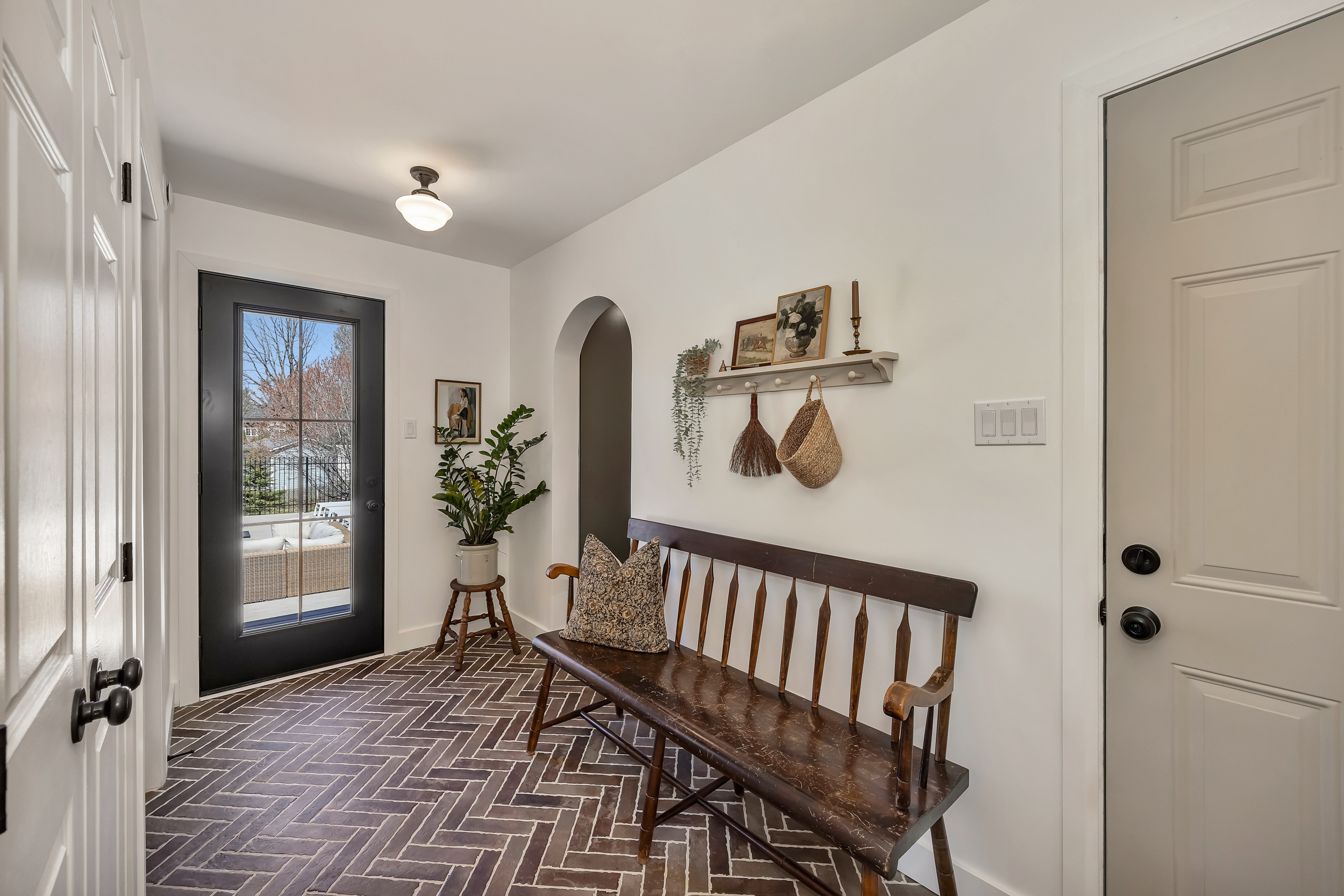 6567 Courtland Grove Crescent