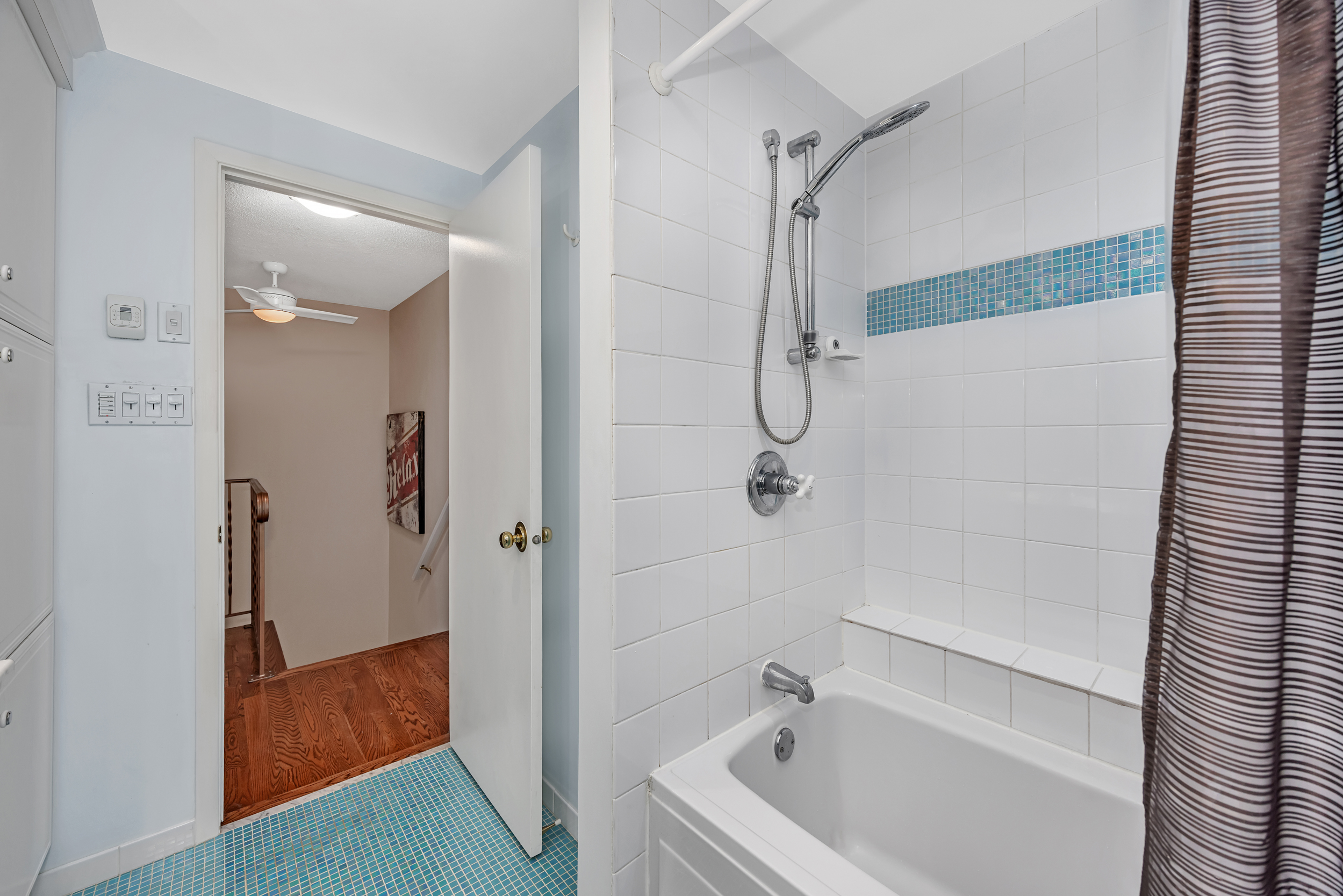 2425 Southvale Crescent