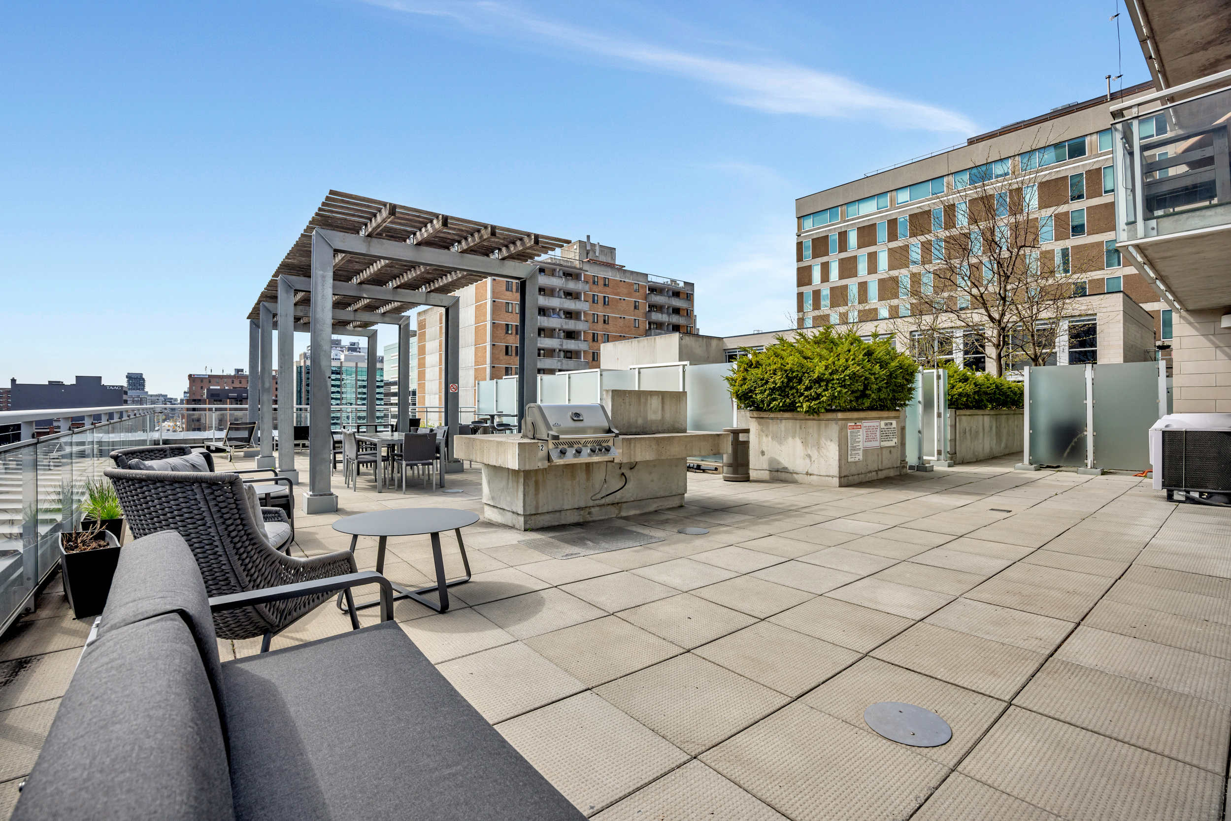 324 Laurier Avenue West, Unit 704