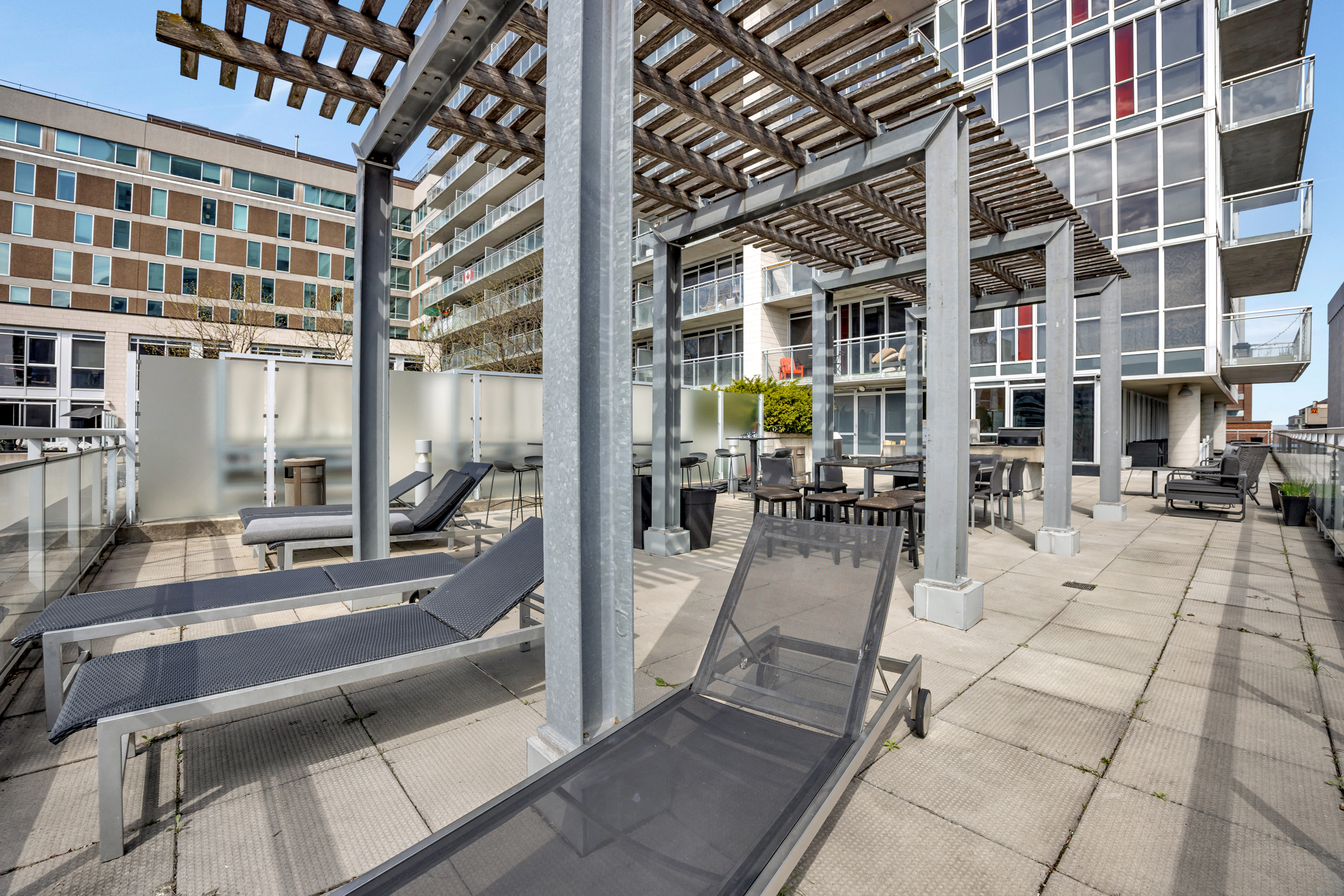 324 Laurier Avenue West, Unit 704