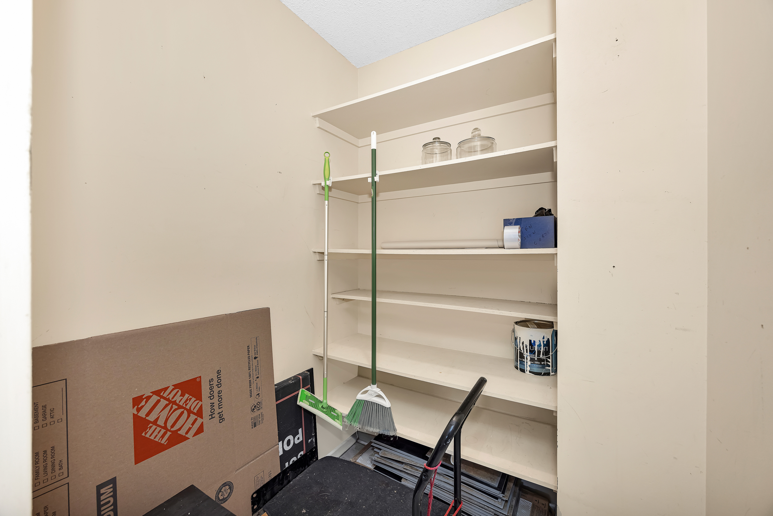 415 Greenview Avenue, Unit 106