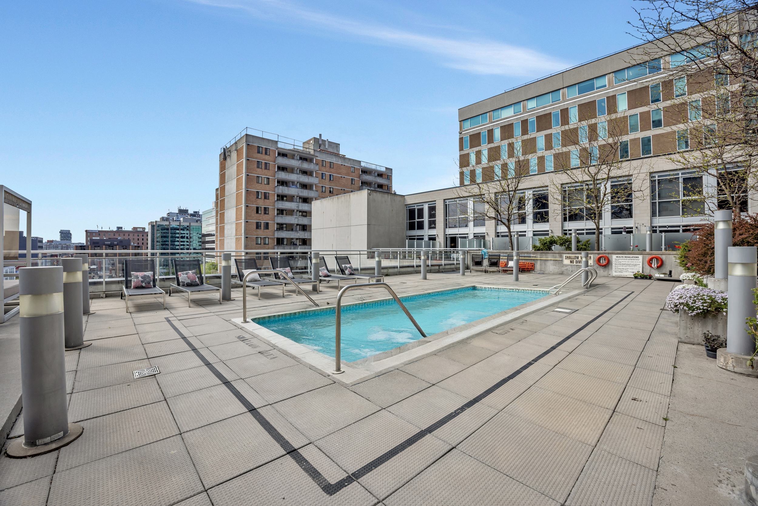 324 Laurier Avenue West, Unit 704