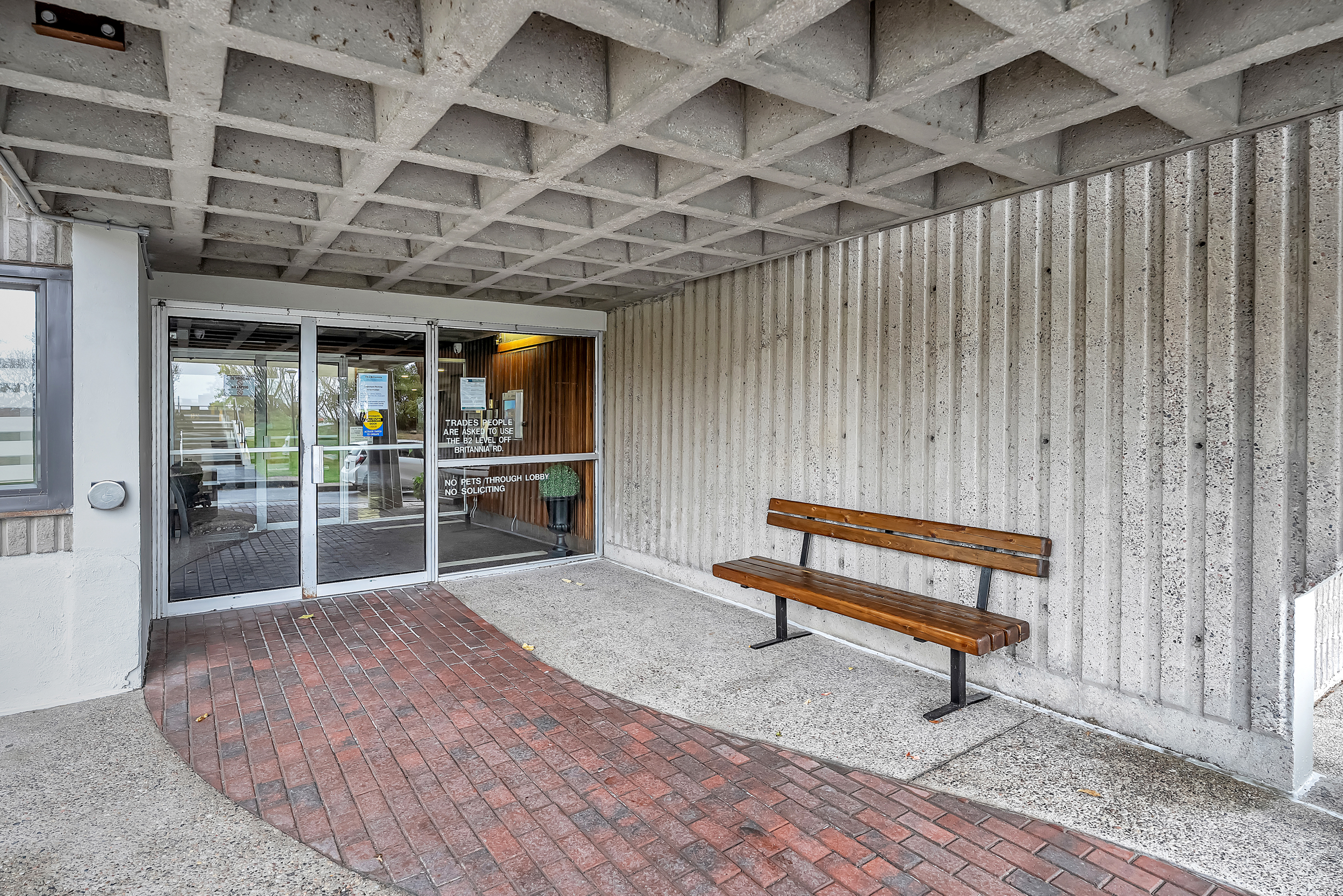 415 Greenview Avenue, Unit 106
