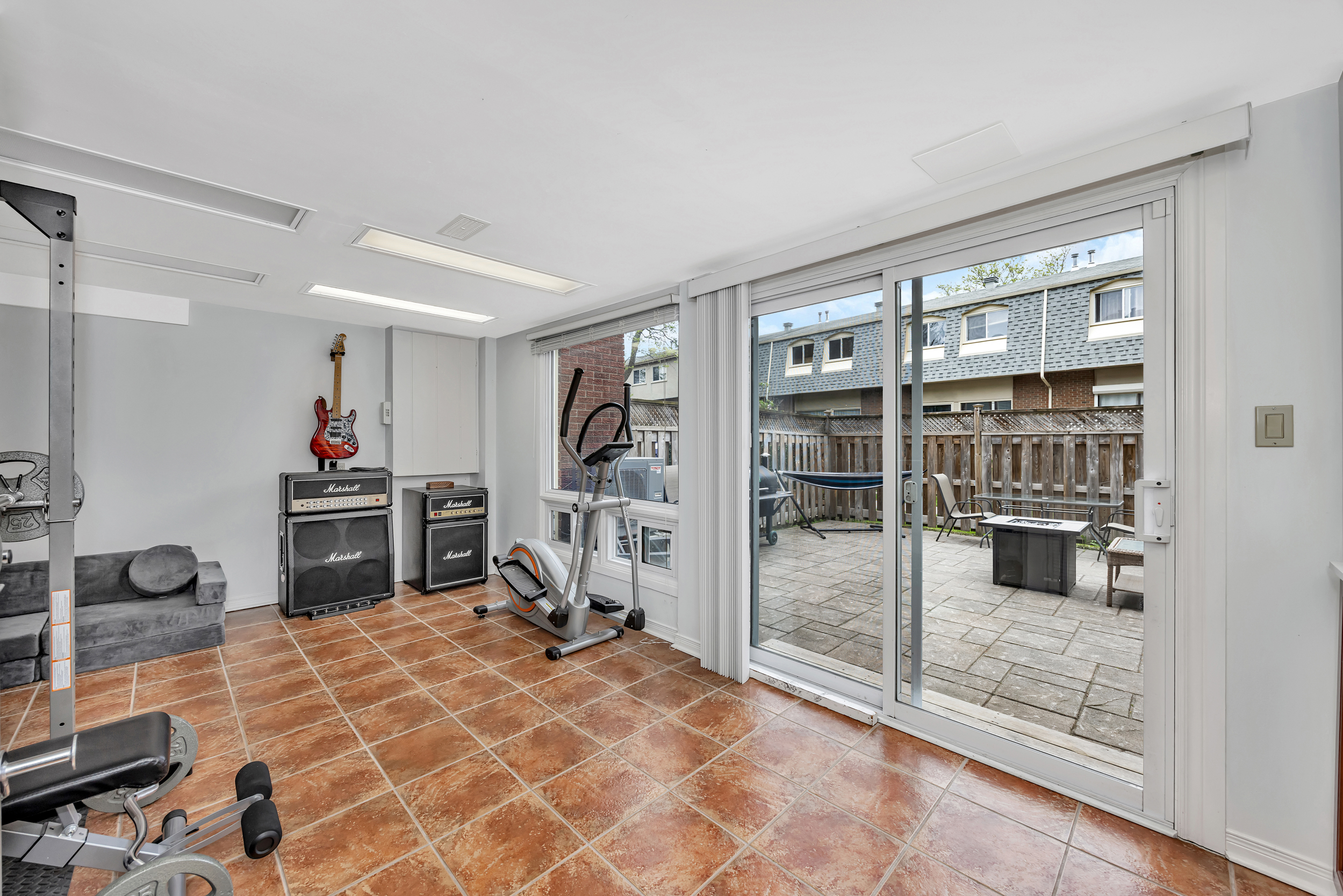 2425 Southvale Crescent