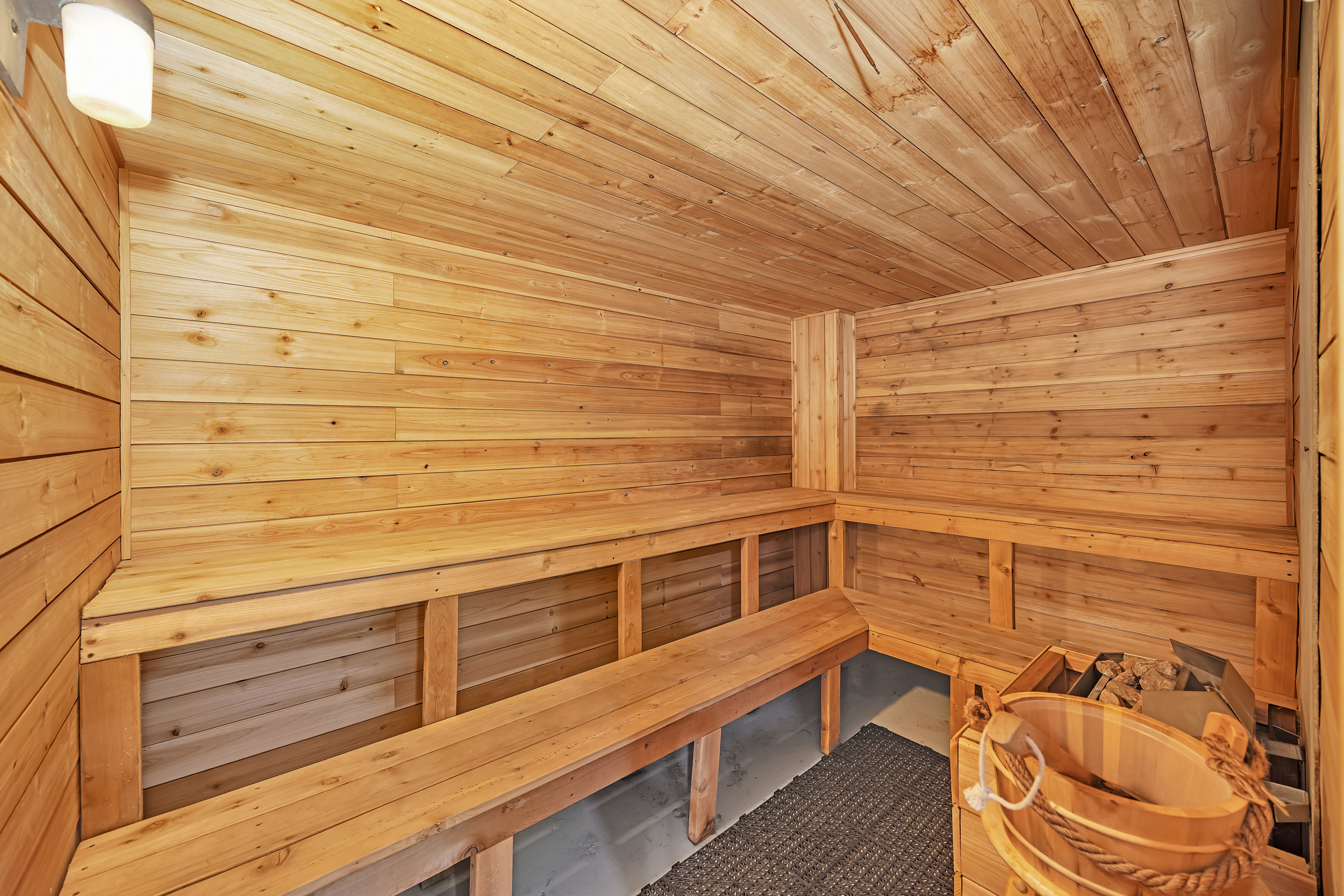 415 Greenview Avenue, Unit 106