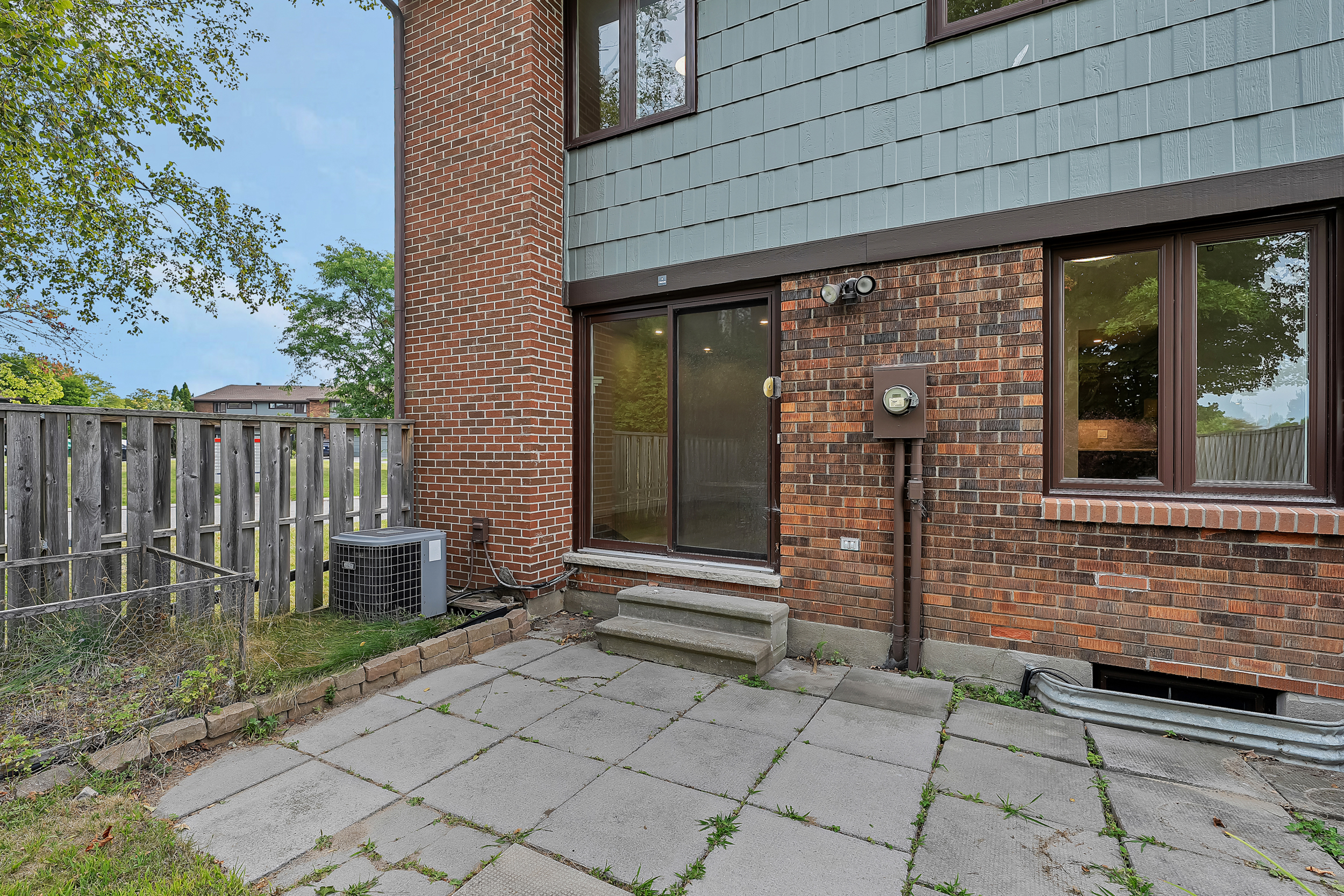 8 Chisholm Court